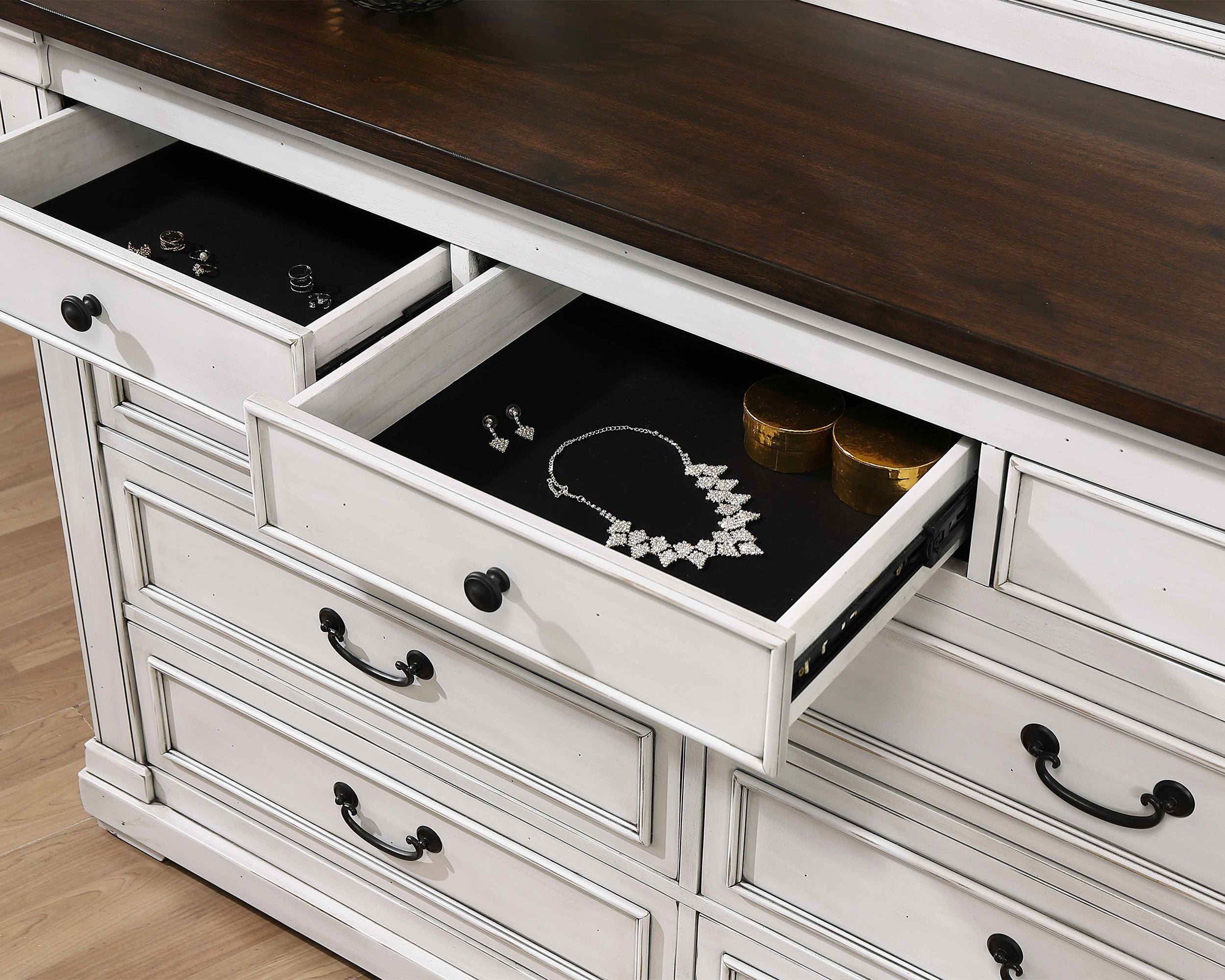 Hillcrest Bedroom Set Distressed White