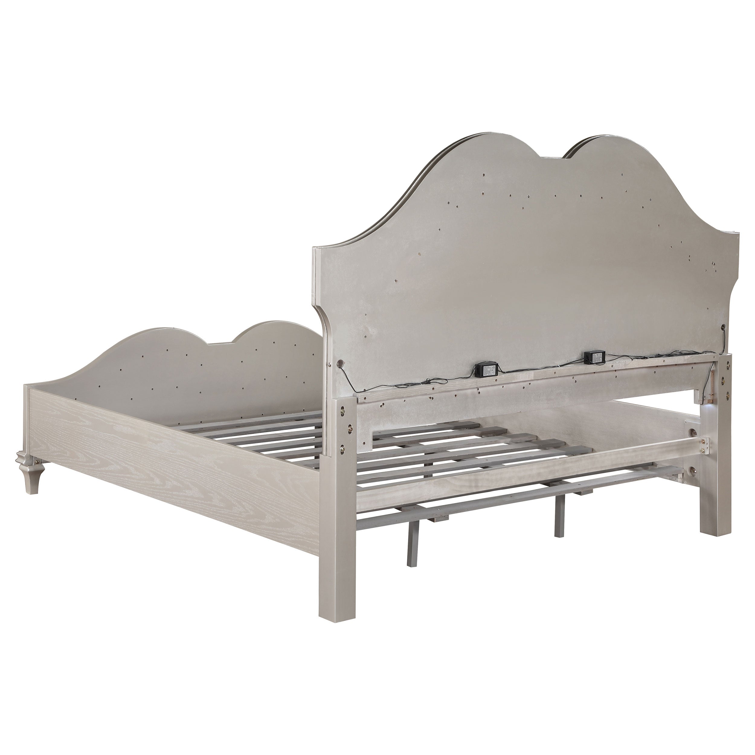 Evangeline Upholstered Platform Bedroom Set Ivory and Silver Oak