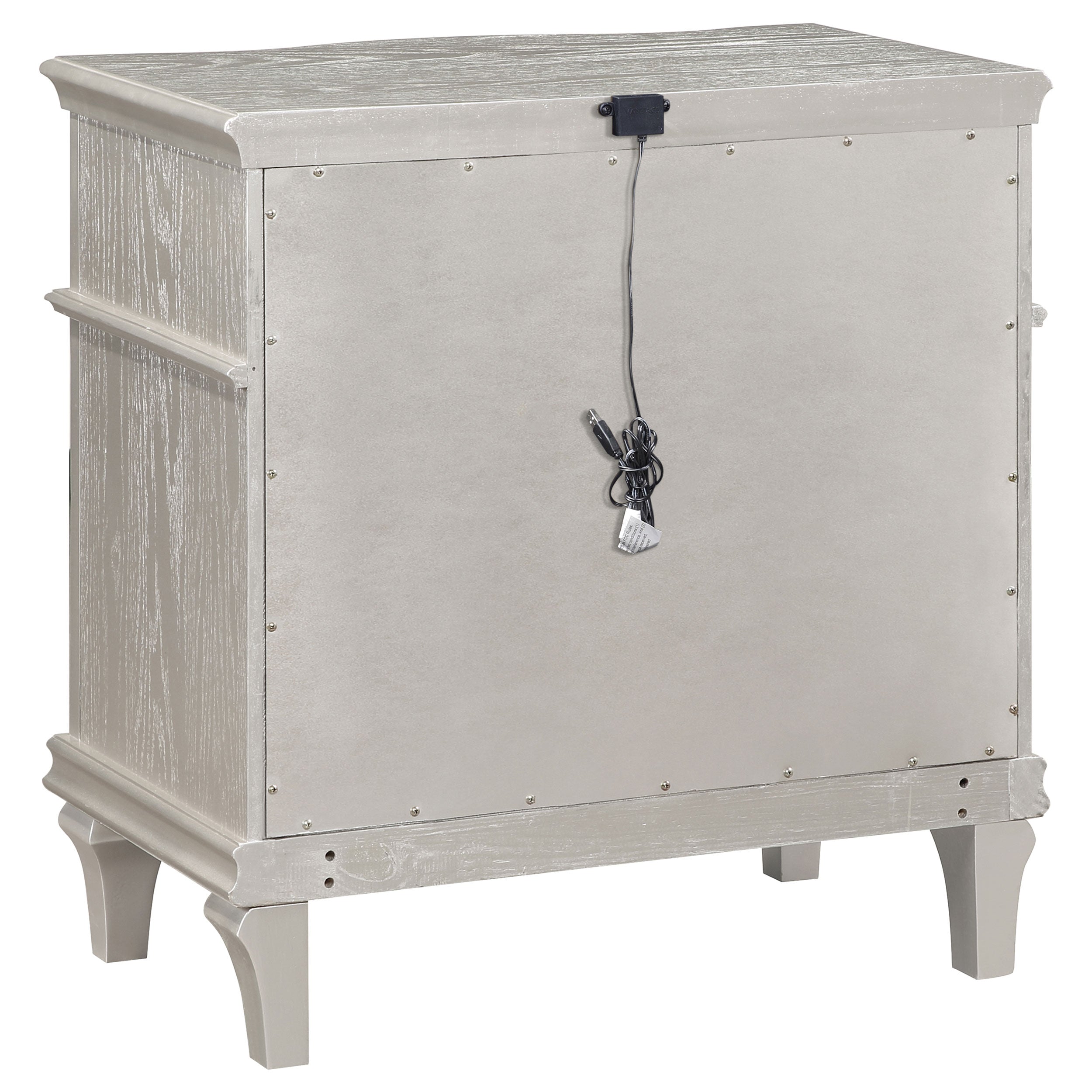 Evangeline Upholstered Platform Bedroom Set Ivory and Silver Oak