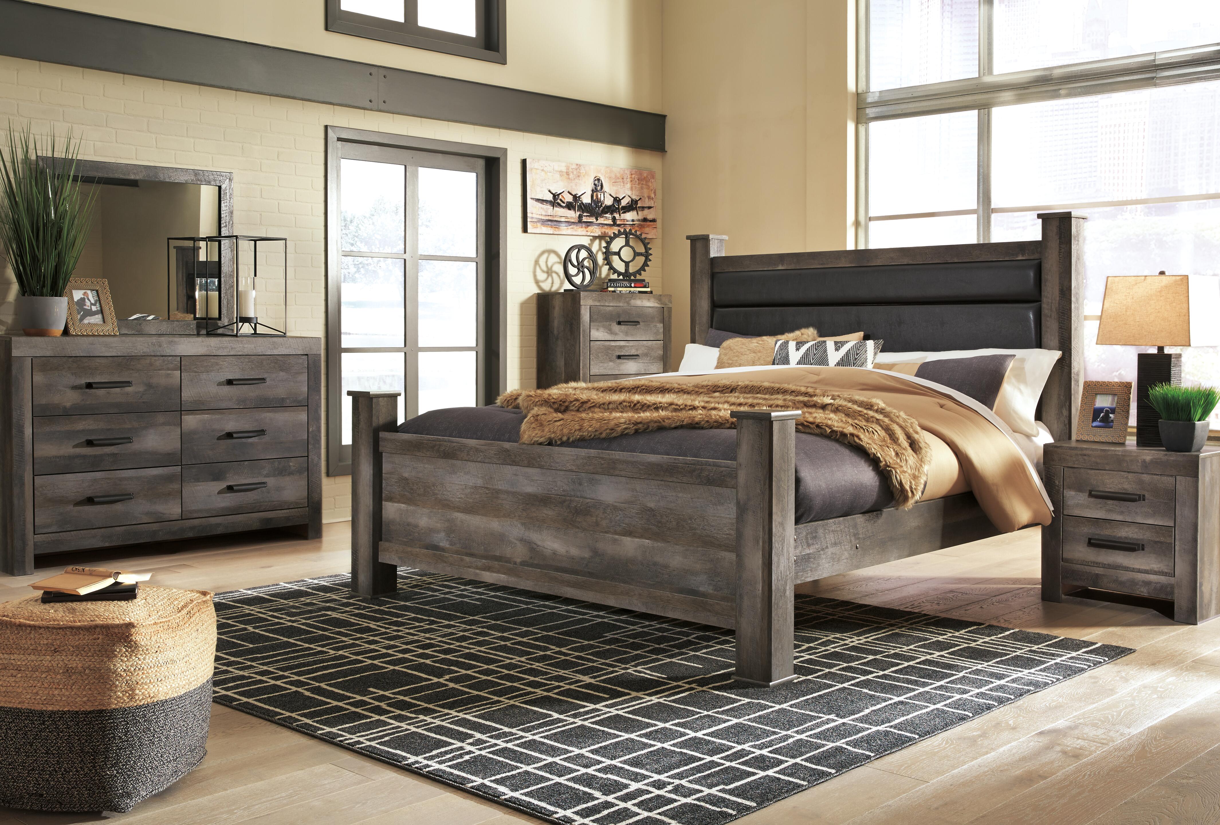 Wynnlow Poster Bed Bedroom Set
