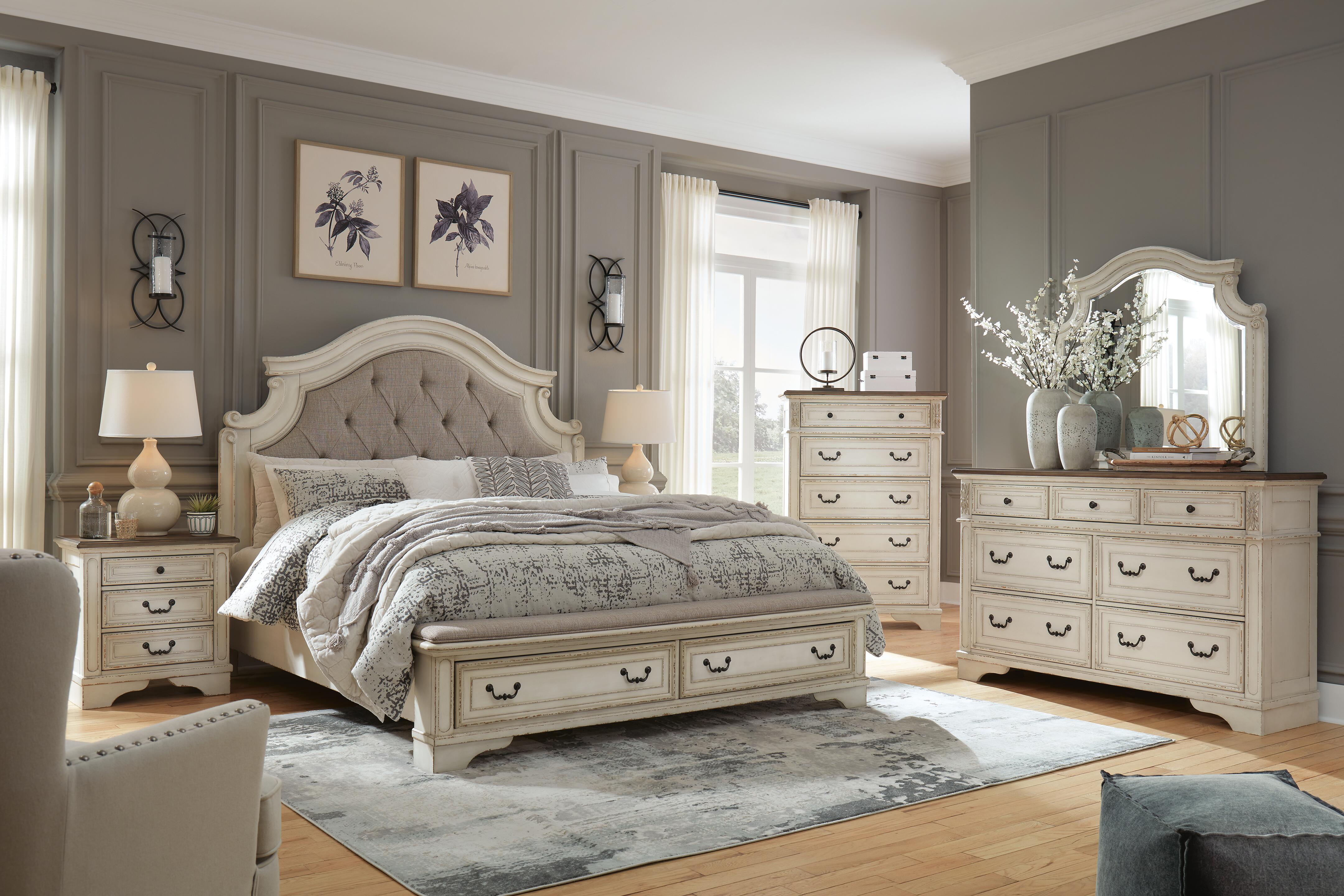 Realyn Upholstered Bed Bedroom Set