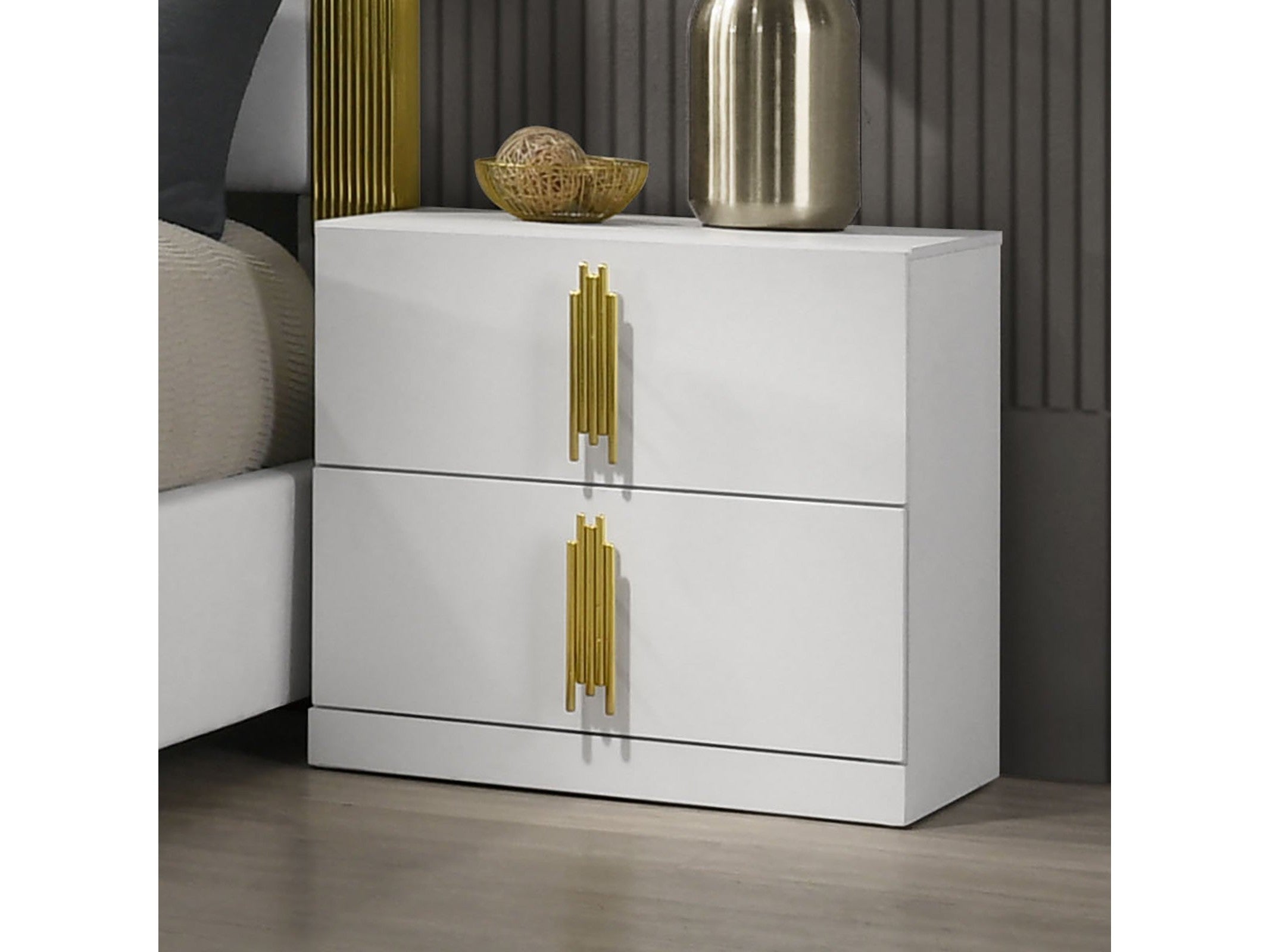 Basildon White/Gold Nightstand