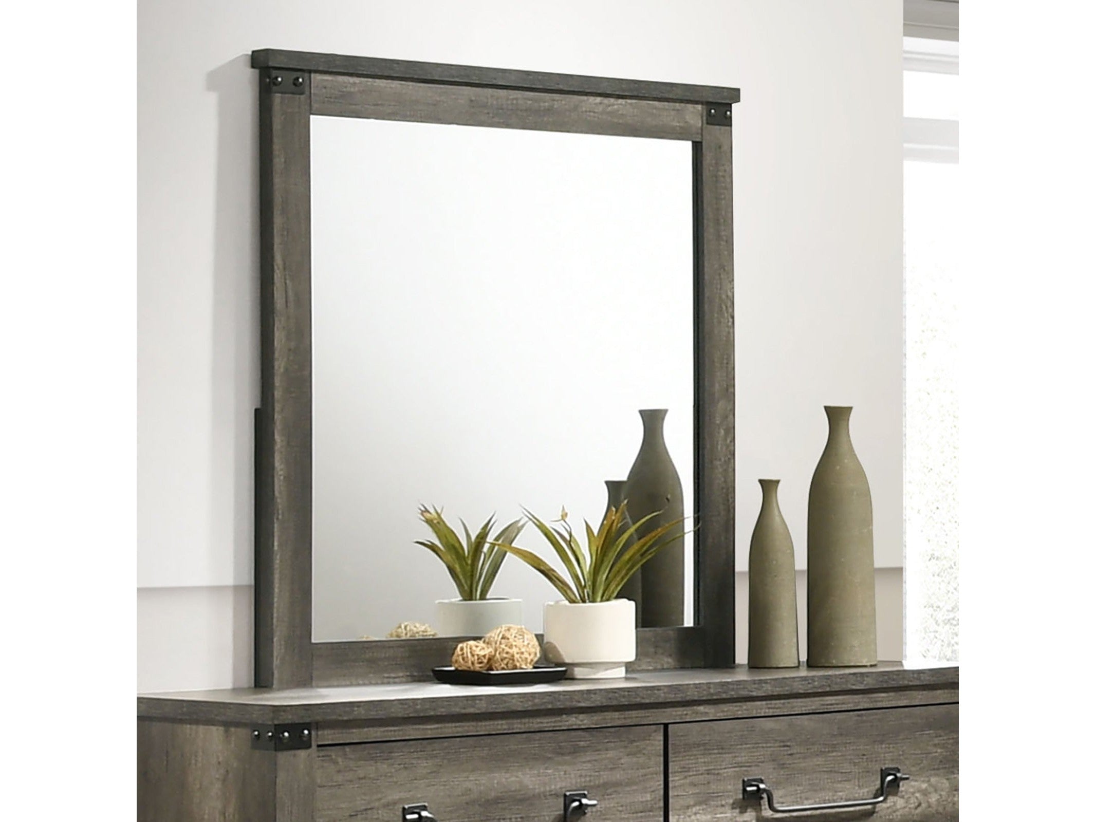 Britonale Gray Mirror