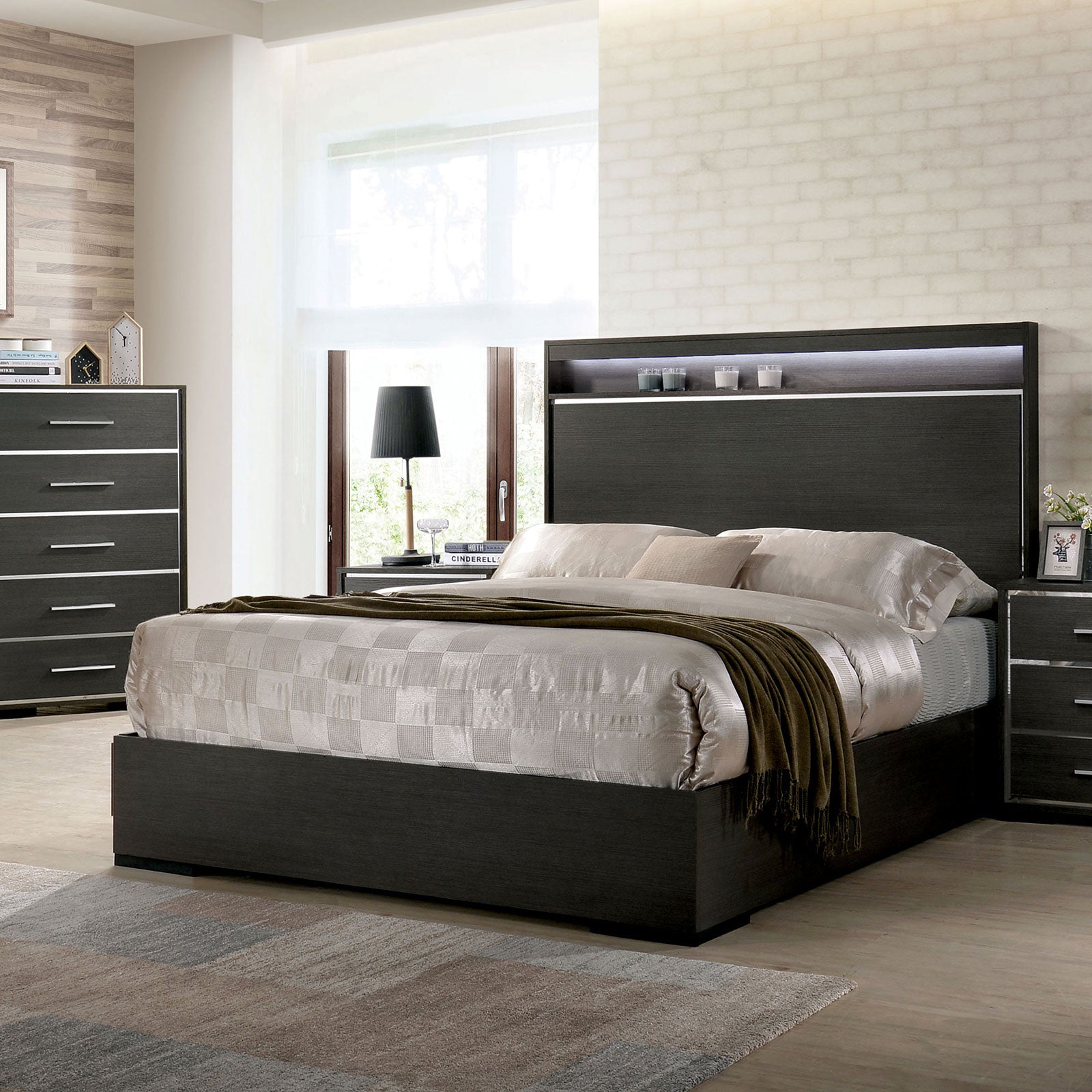 Camryn Warm Gray 5 Pc. Queen Bedroom Set w/ Chest