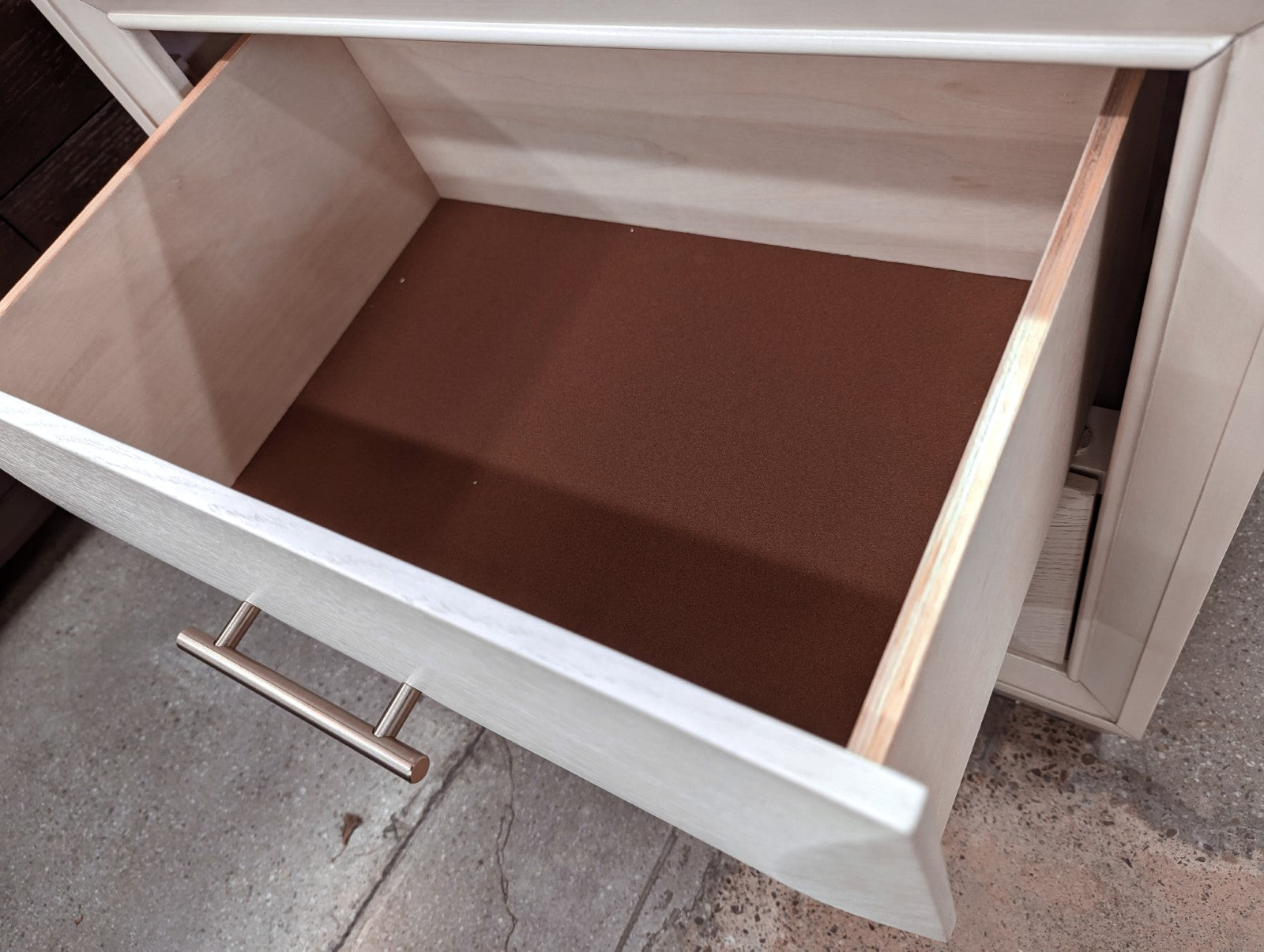 Chemnitz White Nightstand