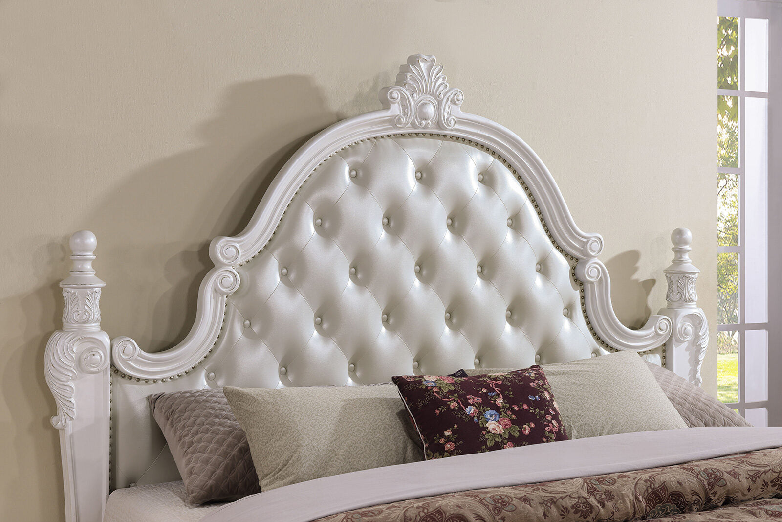 Cremona White Queen Leatherette Bed