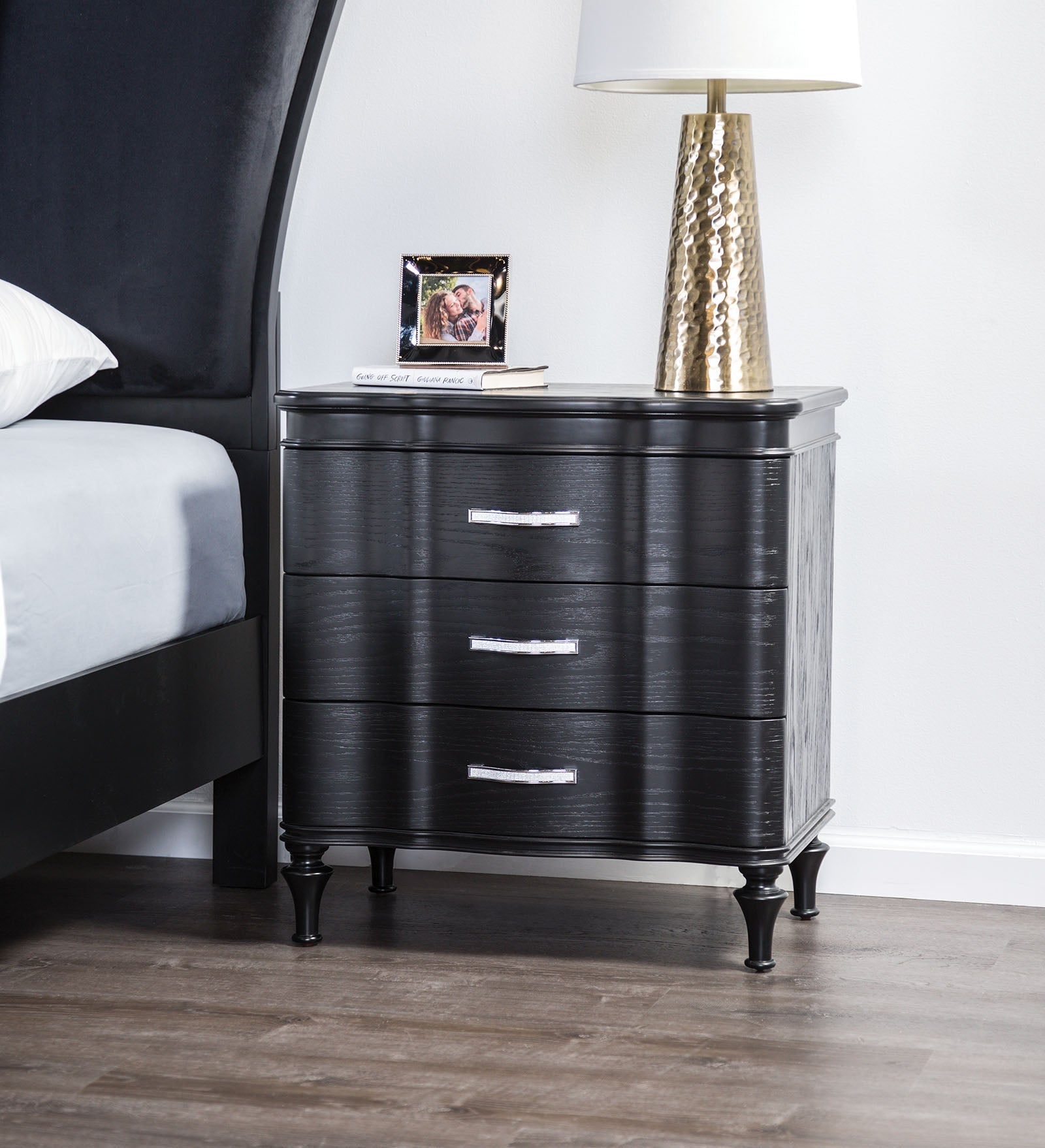 Eleanora Black Nightstand