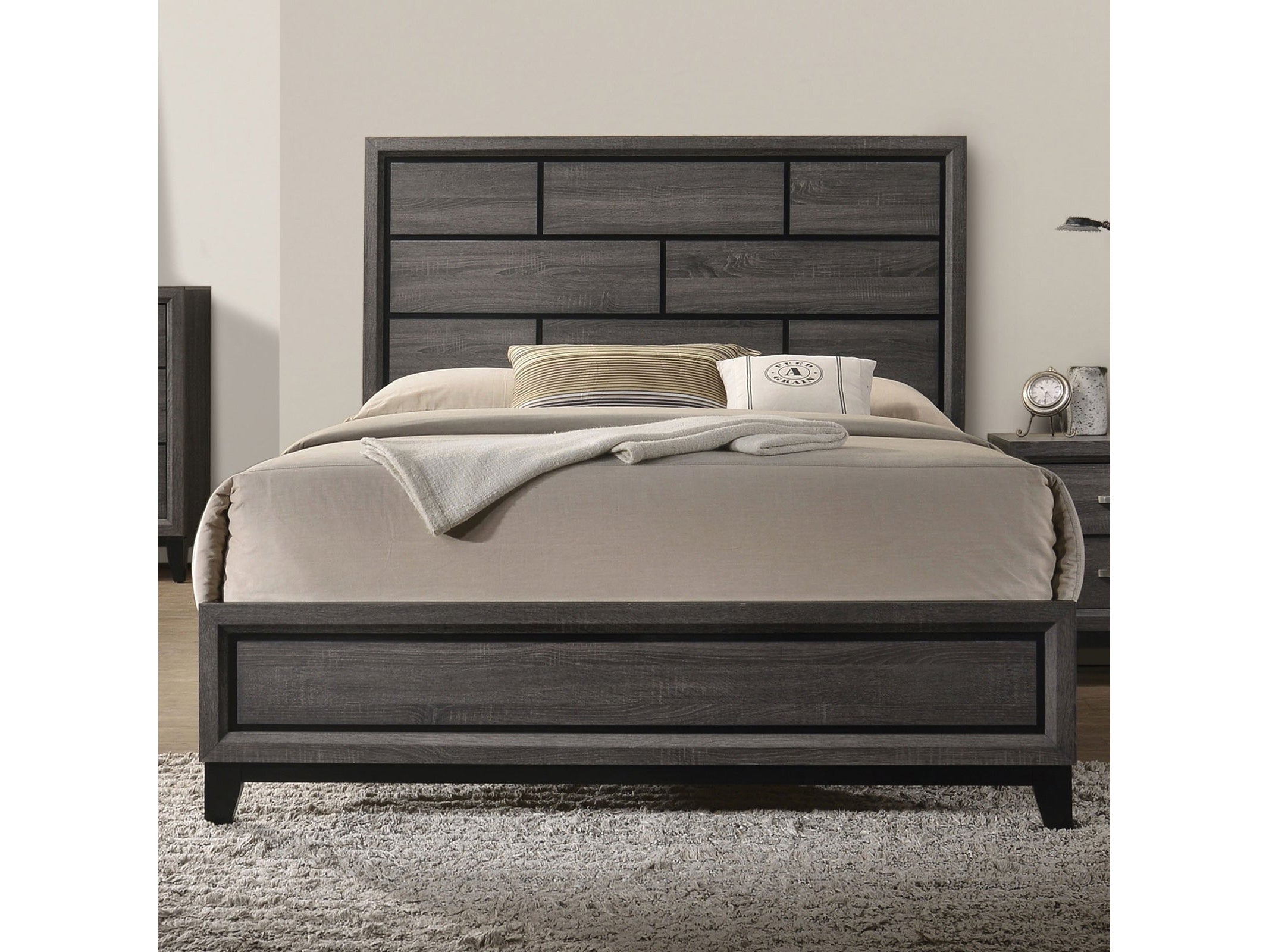 Errico Gray 5 Pc. Queen Bedroom Set w/ 2NS