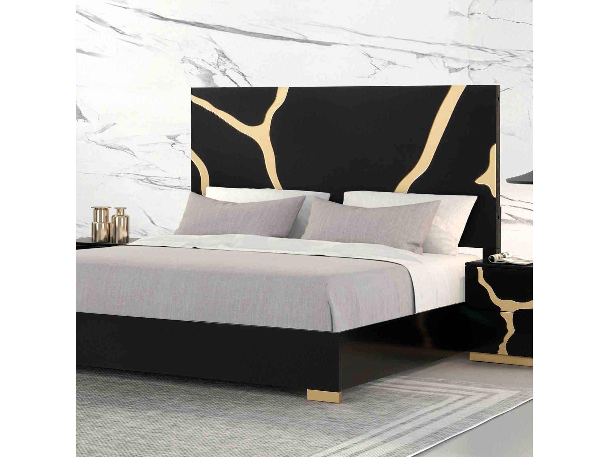 Goldsberg Black/Gold Queen Bed