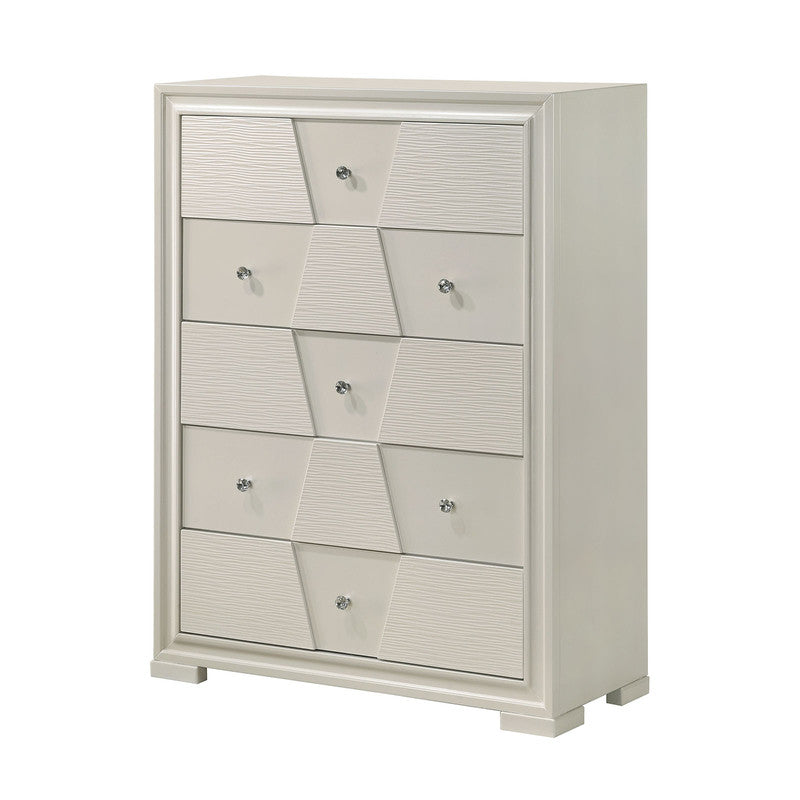 Holsted White 5 Pc. Queen Bedroom Set w/ Chest