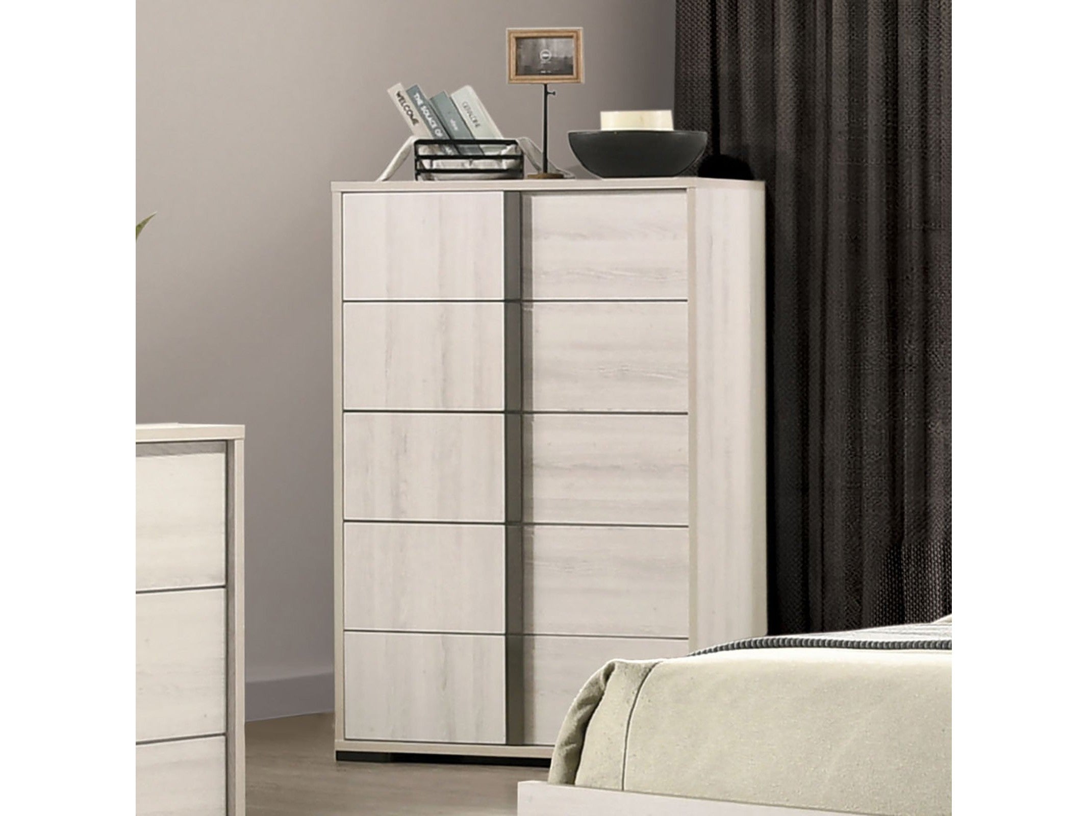 Horten Whitewash Chest