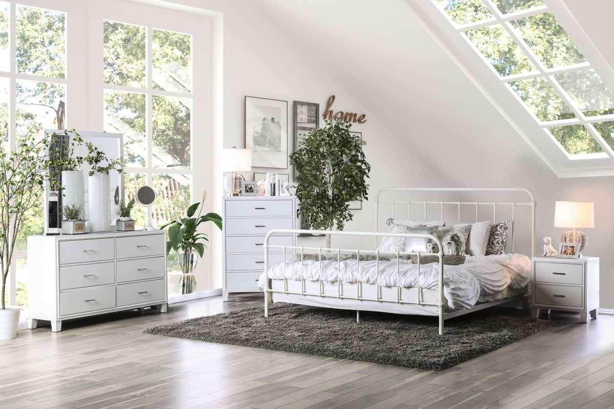 Iria Vintage White California King Bed