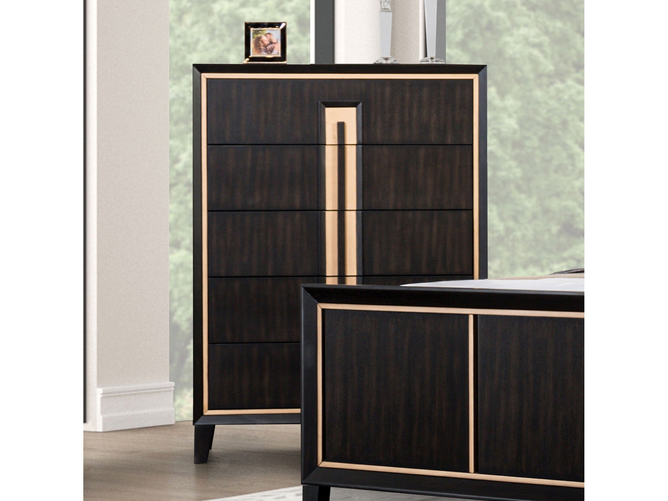 Kenyada Espresso Chest