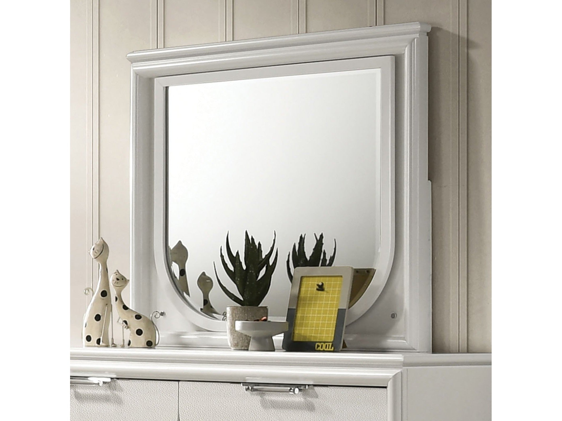 Lareina Pearl White Mirror