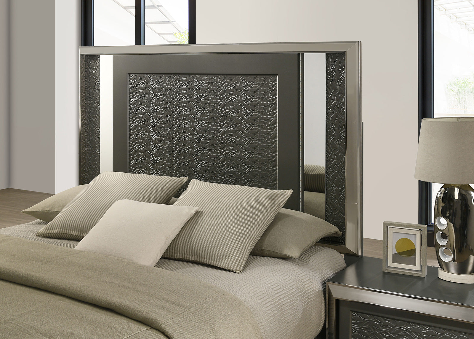 Leyland Dark Gray Queen Bed