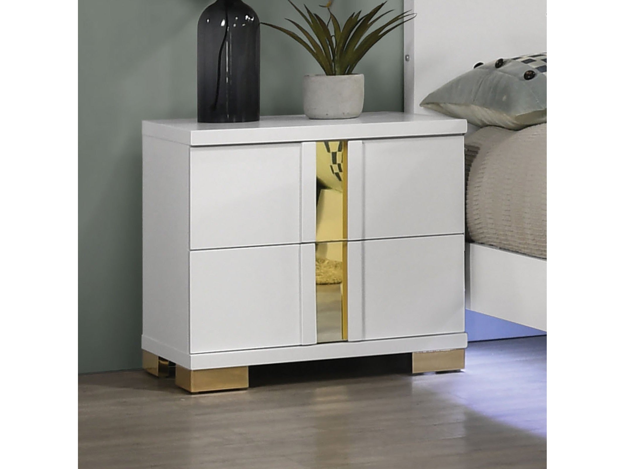 Lillestrom White Nightstand