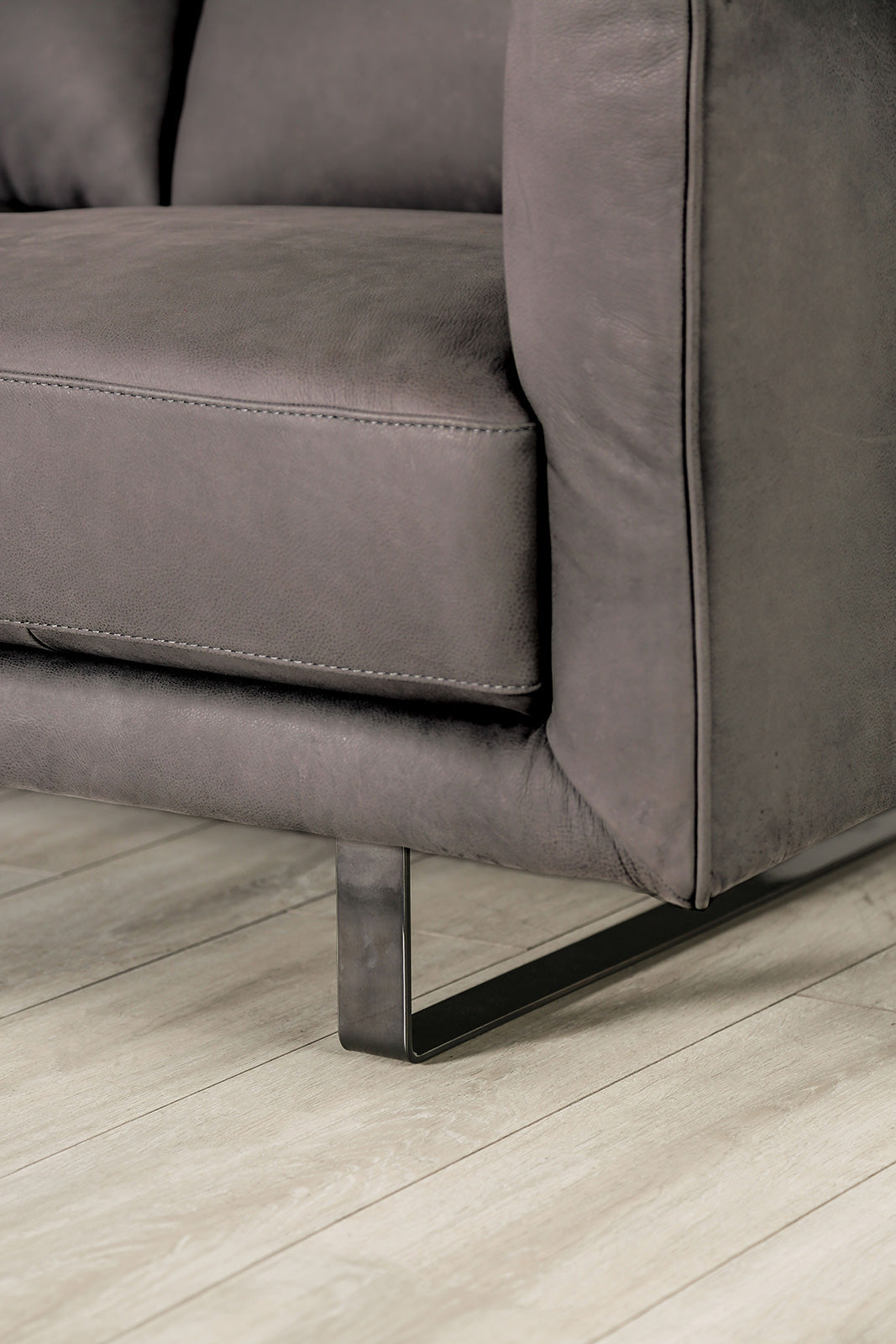 Mezzanotte Gray Real Italian Leather Loveseat