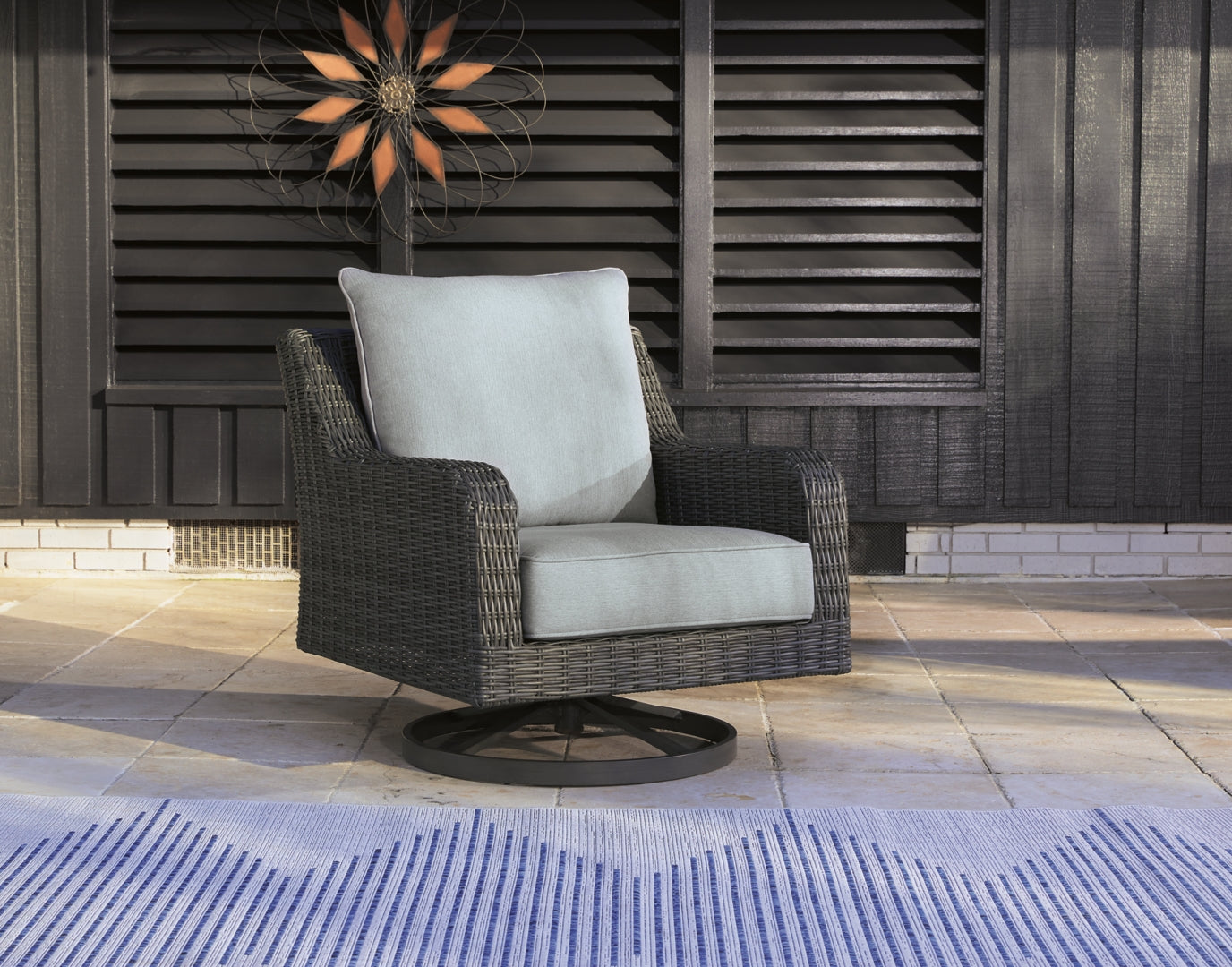 Elite Park Outdoor Sofa with 2 Lounge Chairs