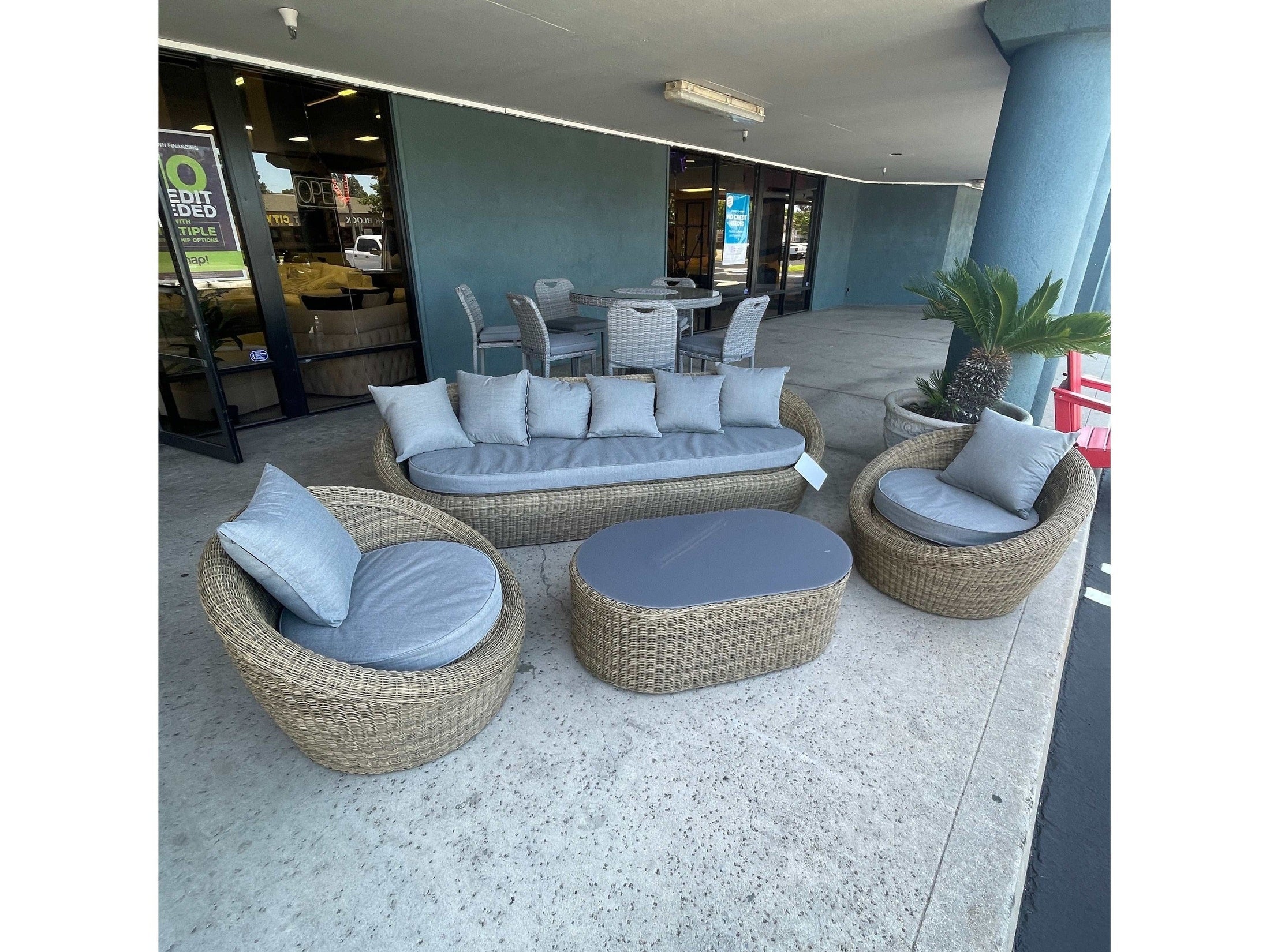 Pismo Gray Outdoor Seating Group w/ Coffee Table / 4pc