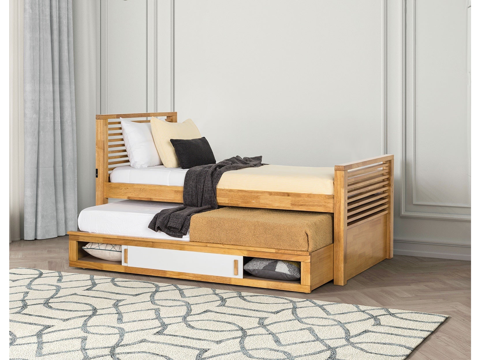 Richland Light Oak Bed