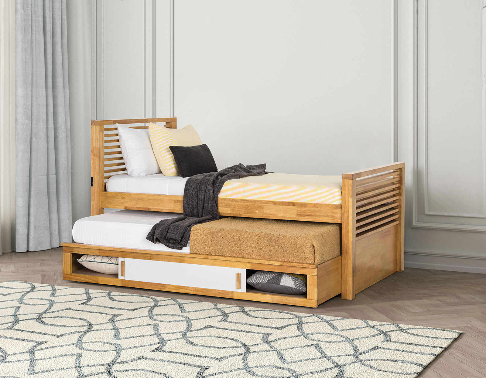 Richland Light Oak Bed