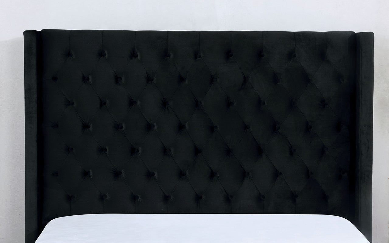 Ryleigh Black E.King Bed