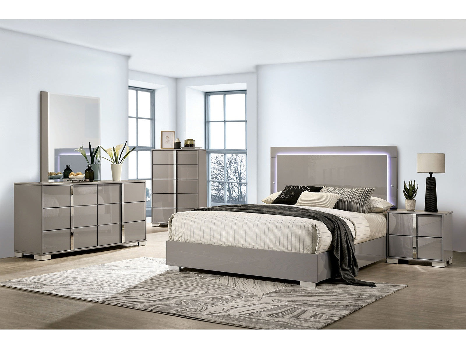 Sinistra Beige Queen 4 Piece Bedroom Set