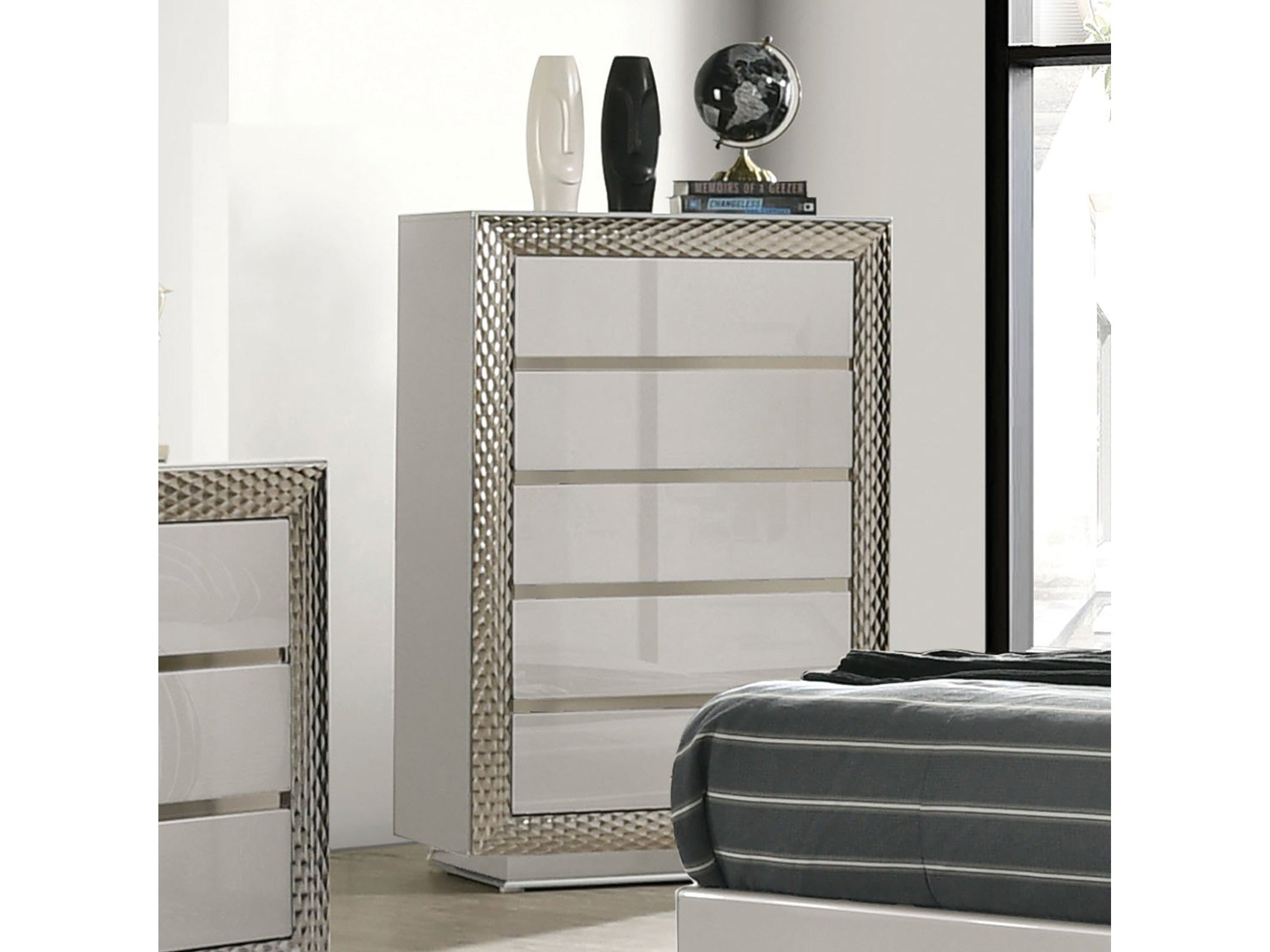 Ventnor Gray Chest