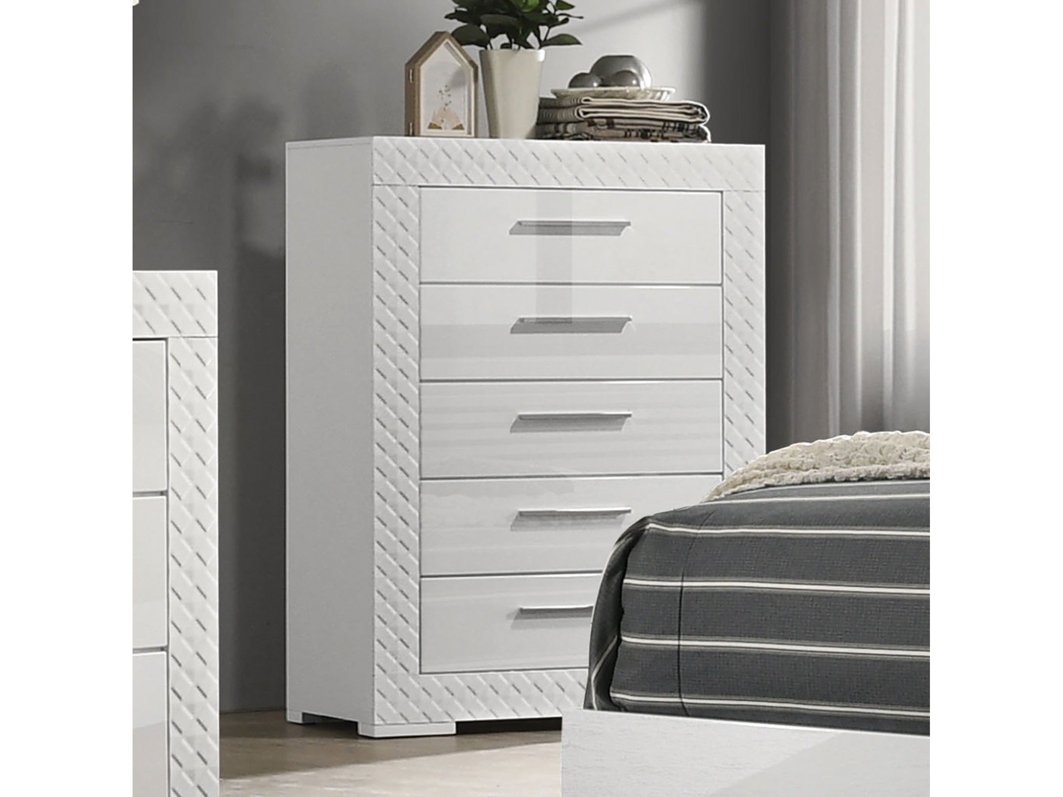Whitby White Chest