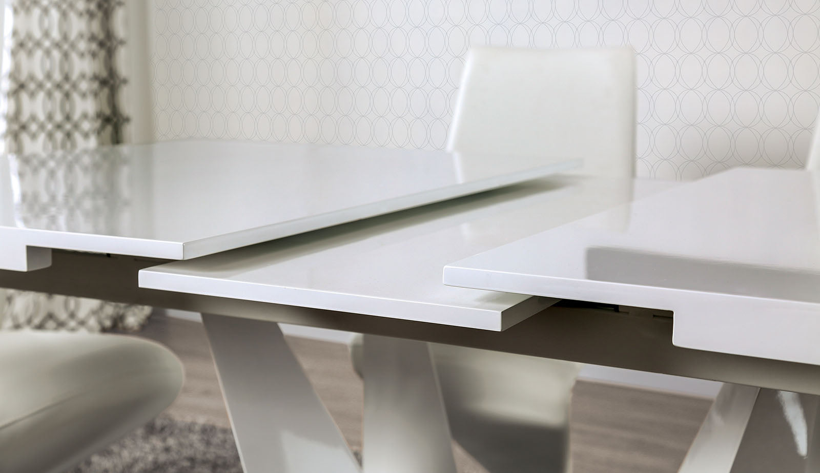 Zain White/Chrome 7 Pc. Dining Set