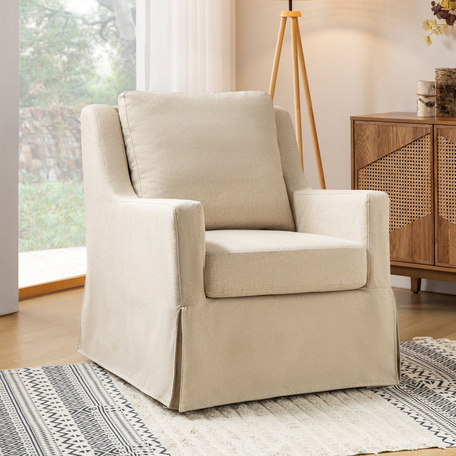 Stan Swivel Chair in Linen