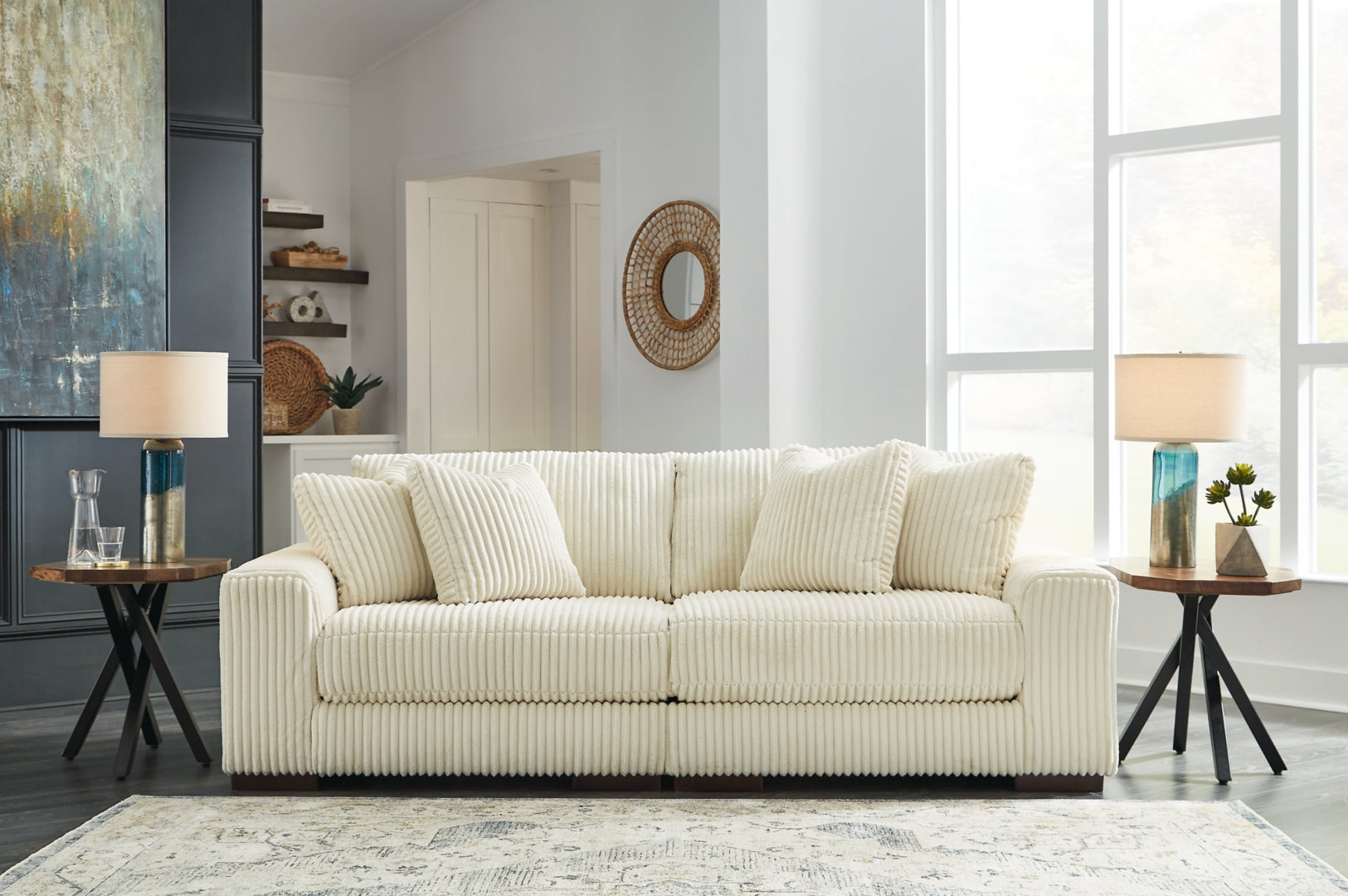 Lindyn 2-Piece Sectional with Ottoman