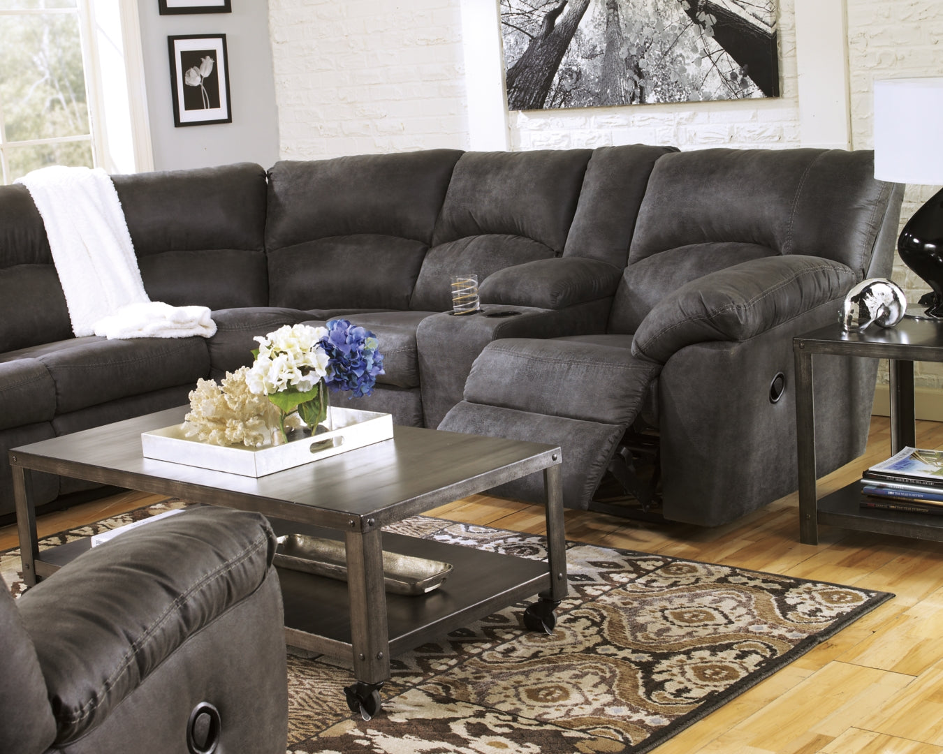 Tambo 2-Piece Sectional with Recliner