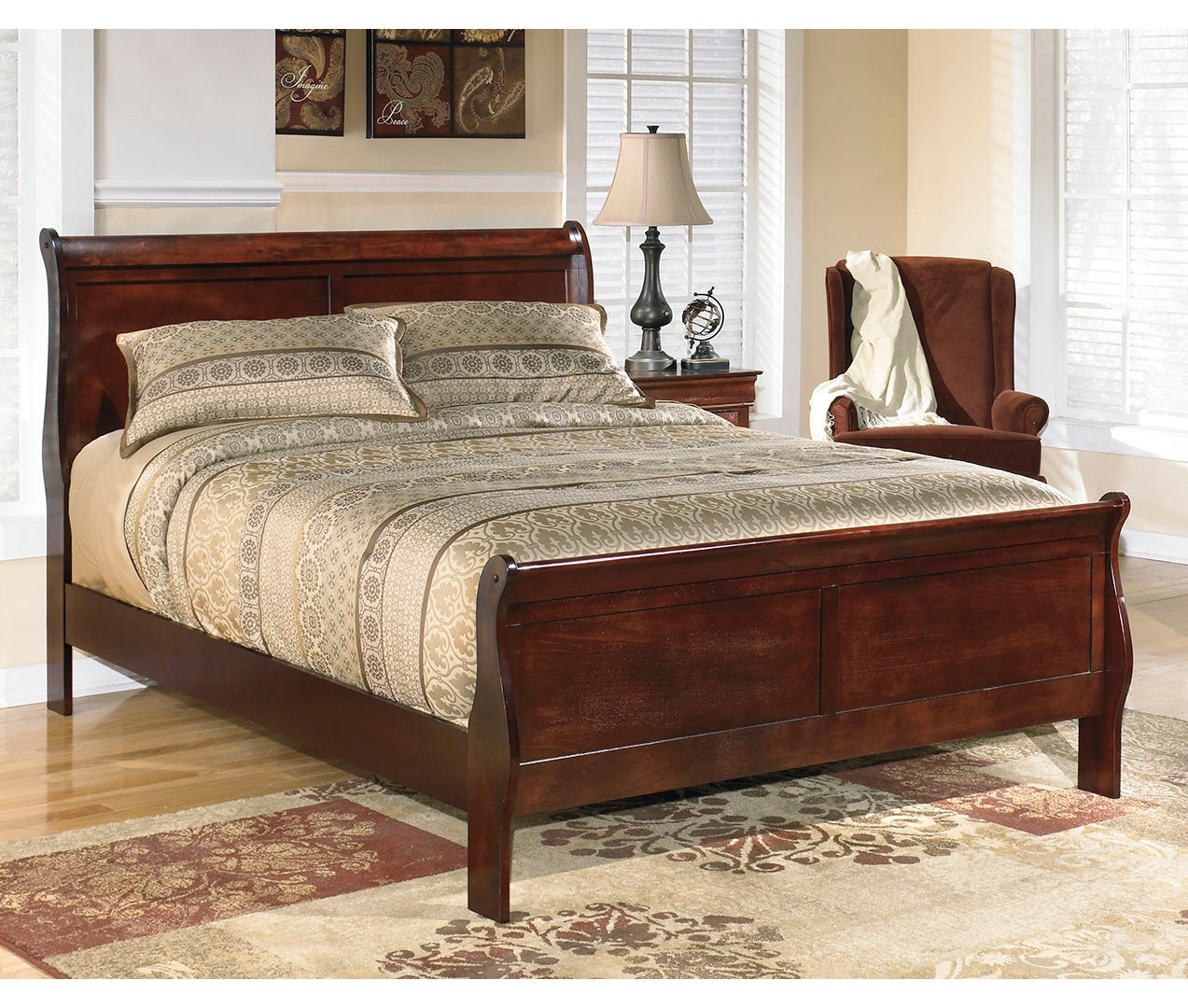 Alisdair Sleigh Bed