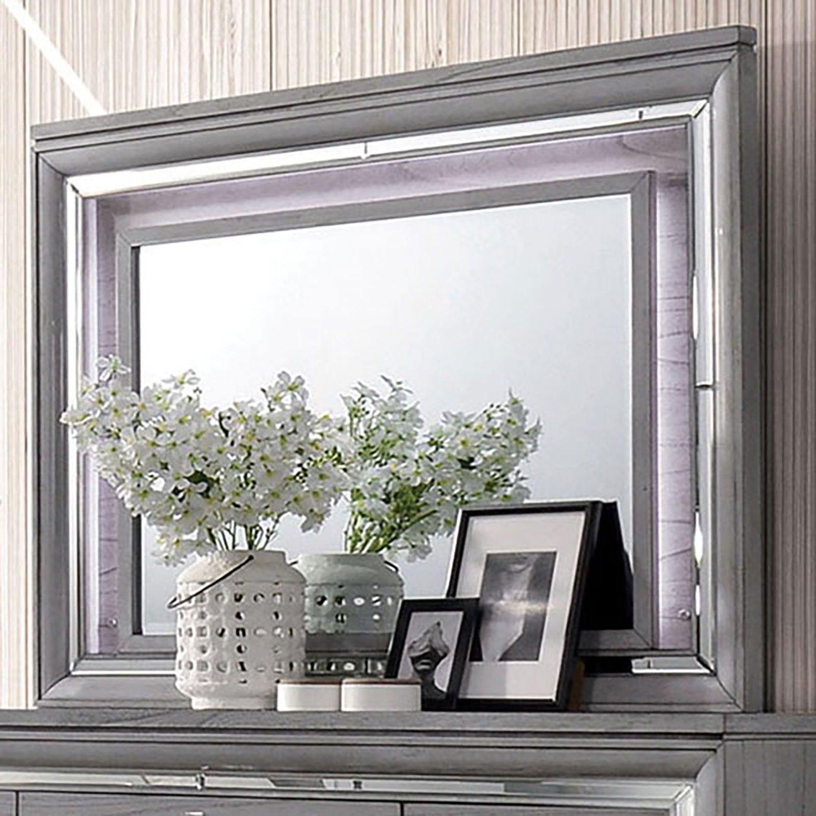 Alanis Light Gray 5 Pc. Queen Bedroom Set w/ 2NS