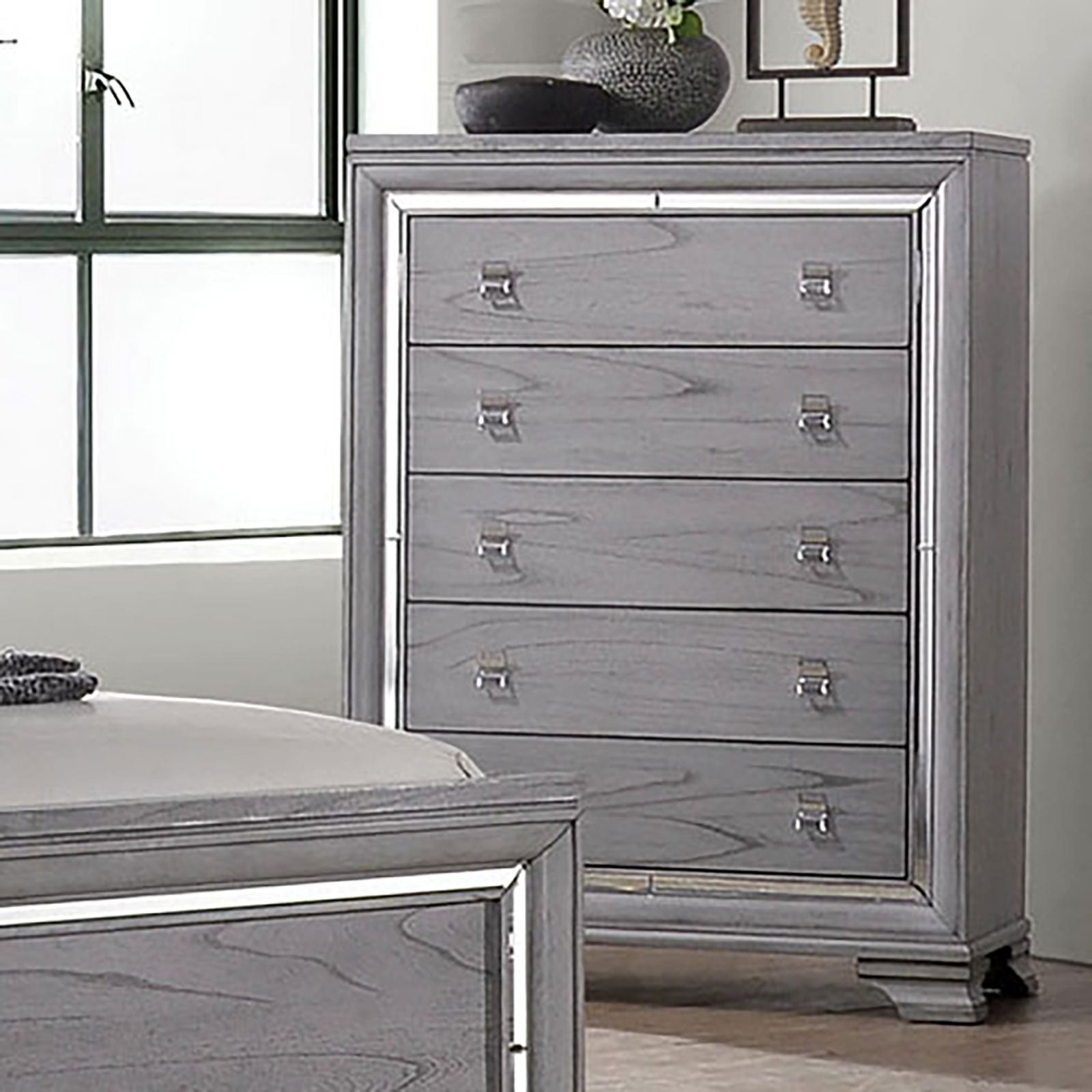 Alanis Light Gray 5 Pc. Queen Bedroom Set w/ Chest