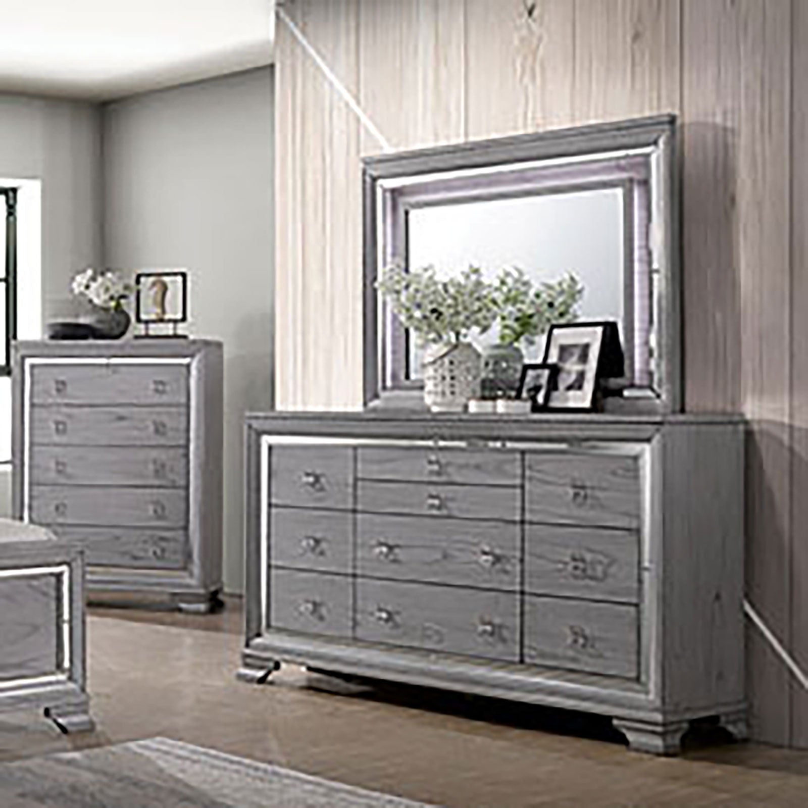Alanis Light Gray 5 Pc. Queen Bedroom Set w/ Chest