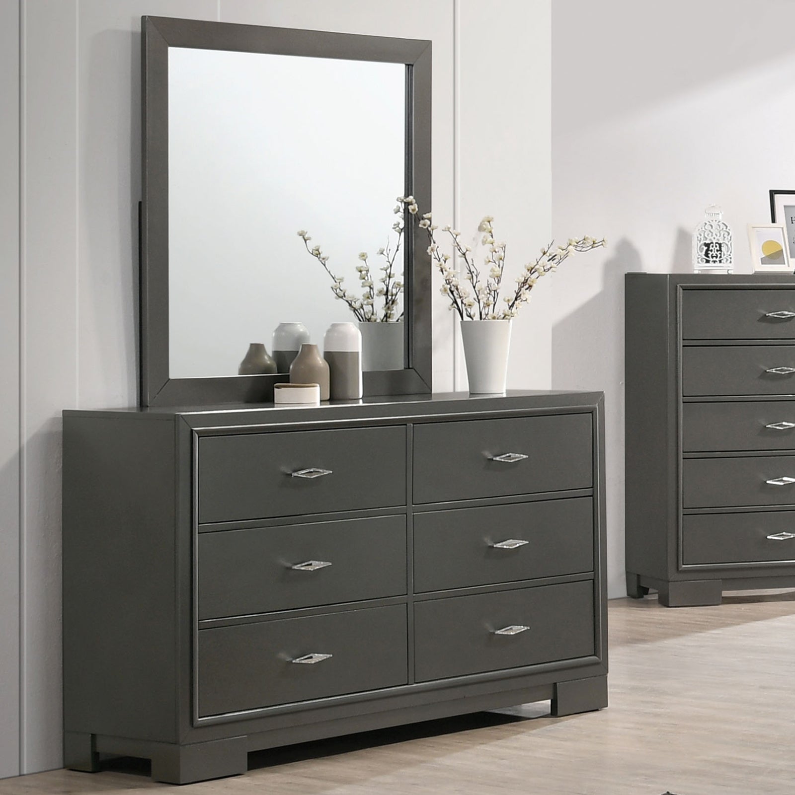 Alison Dark Walnut 5 Pc. Queen Bedroom Set w/ 2NS