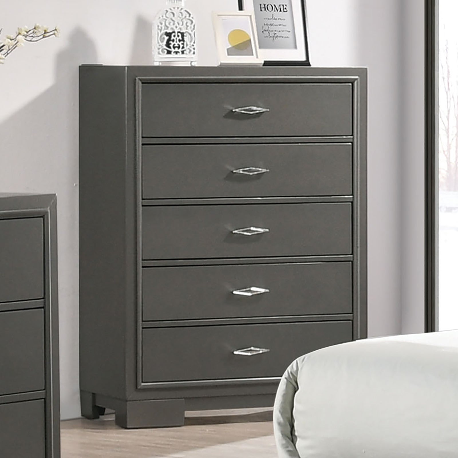 Alison Dark Walnut 5 Pc. Queen Bedroom Set w/ Chest