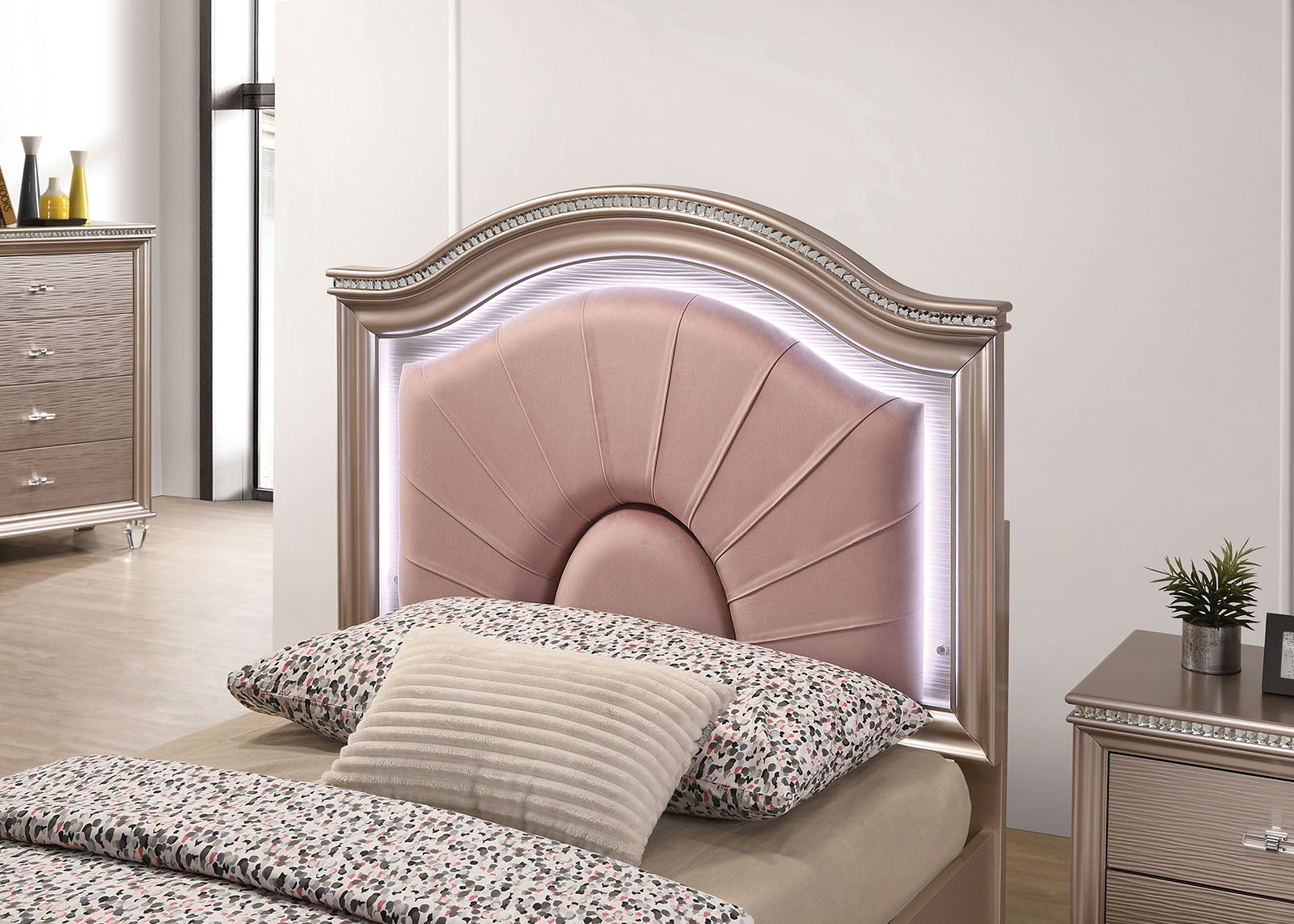 Allie Rose Gold 4 Pc. Full Bedroom Set w/ Trundle