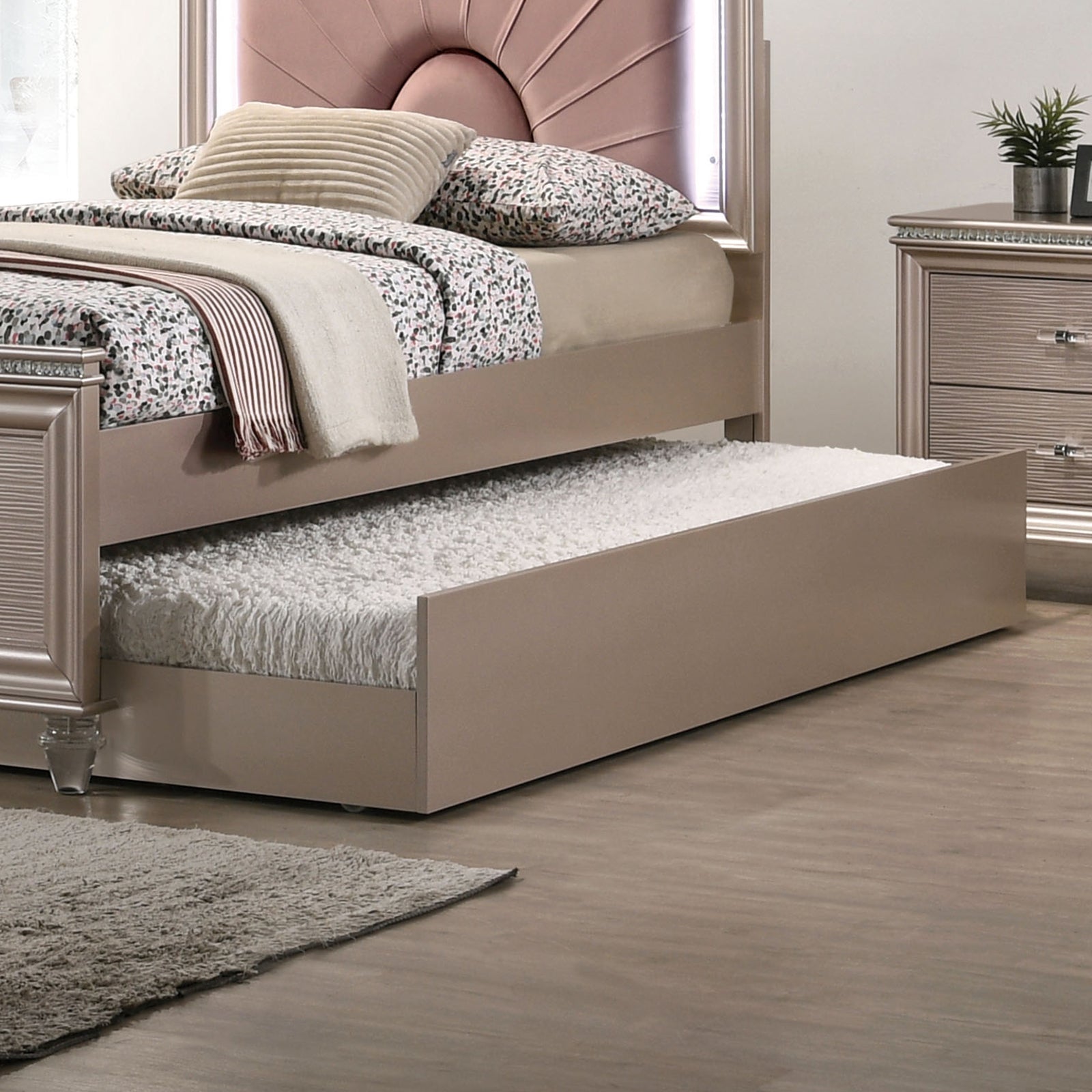 Allie Rose Gold 4 Pc. Twin Bedroom Set w/ Trundle
