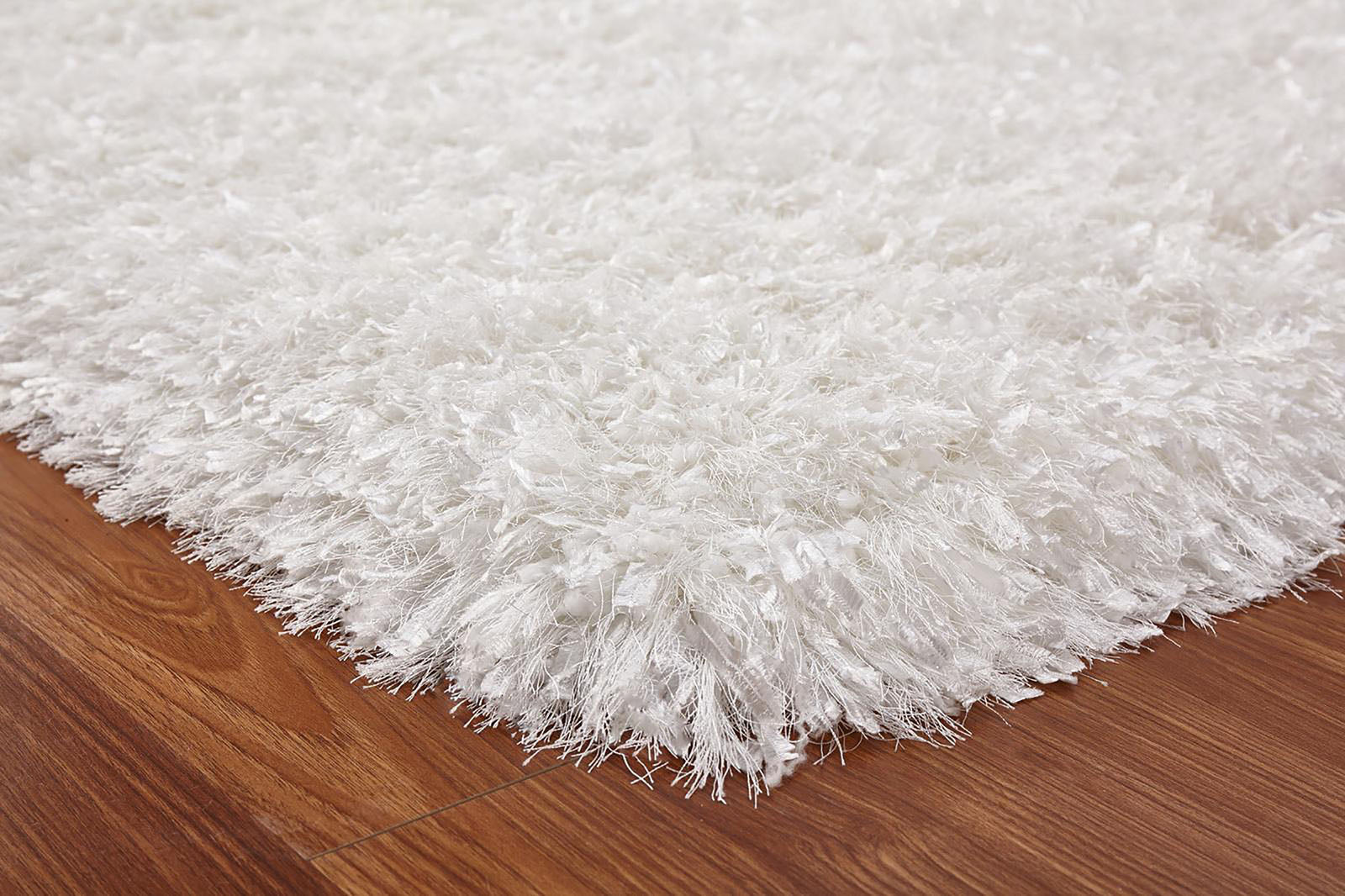 Annmarie White 5' X 8' Area Rug