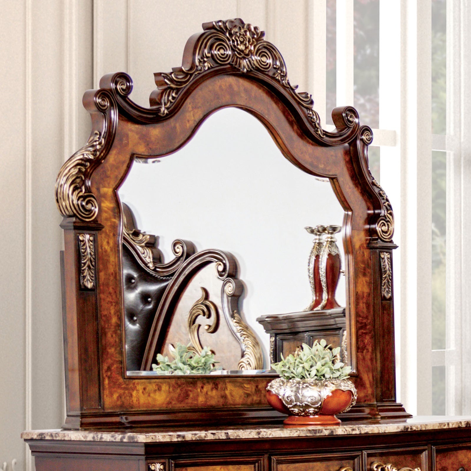 Aquilina Cherry/Oak 4 Pc. Queen Bedroom Set