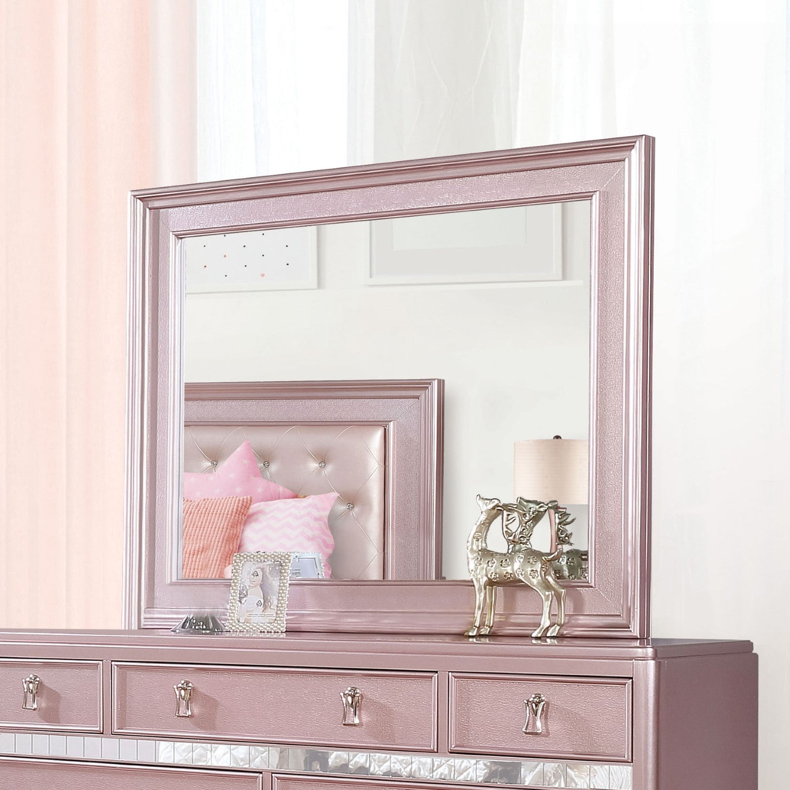 Ariston Rose Gold 4 Pc. Twin Bedroom Set
