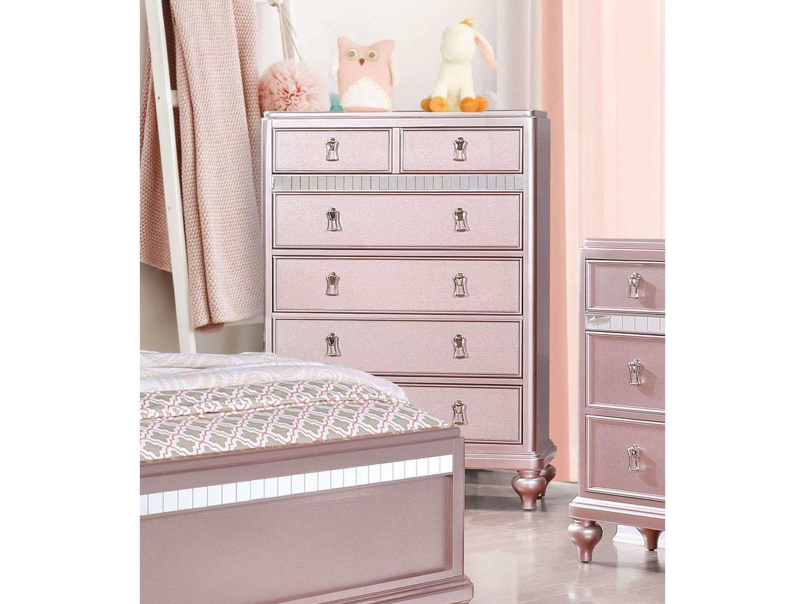 Avior Rose Gold Chest
