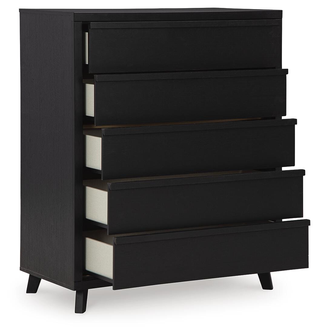 Danziar Panel Bed Bedroom Set