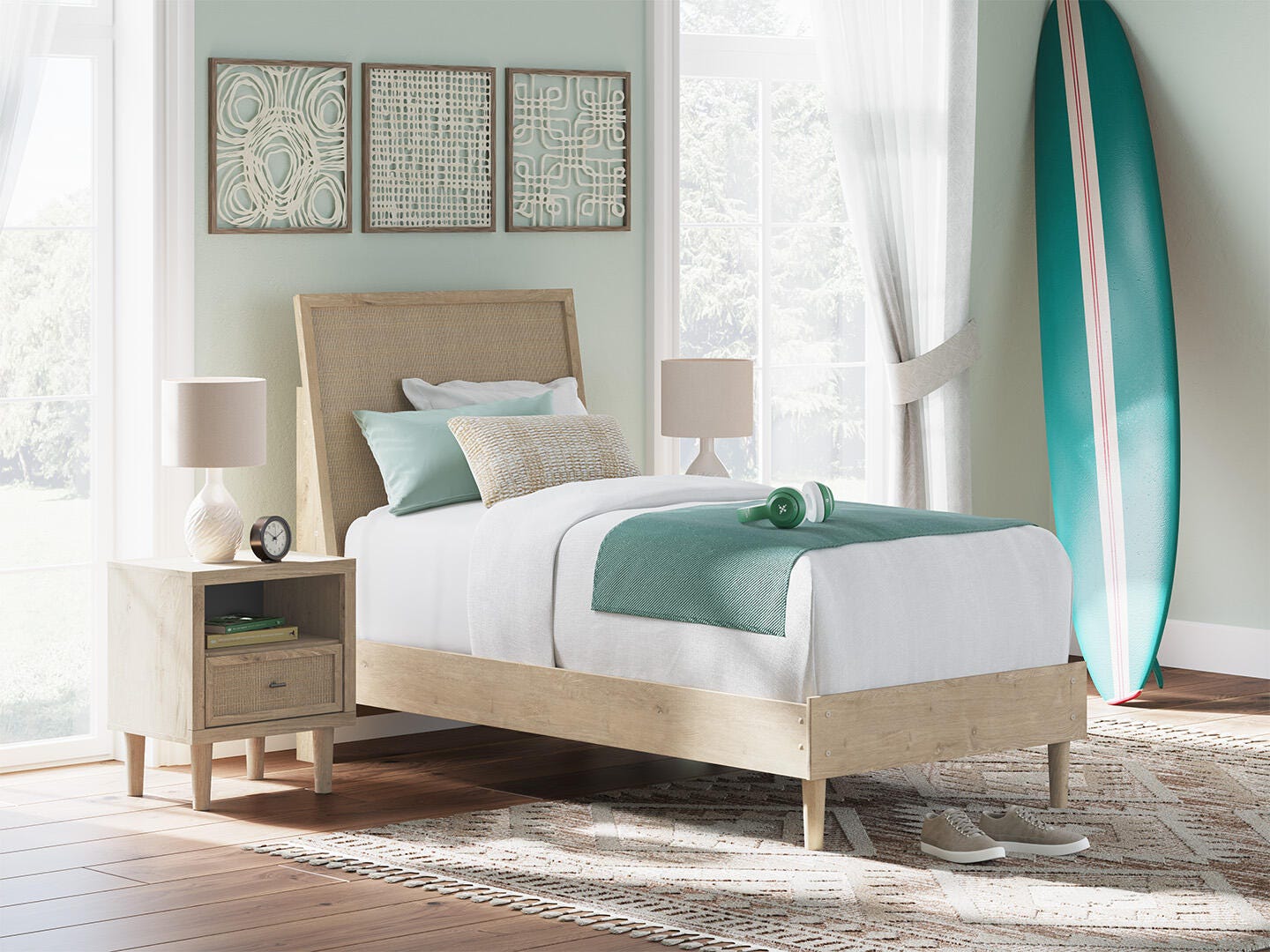 Cielden Panel Bed