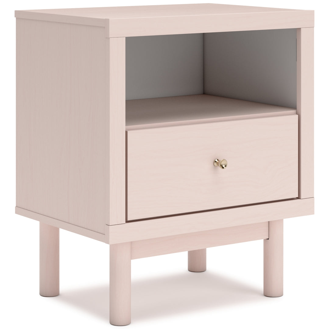 Wistenpine Pink Panel Bedroom Set