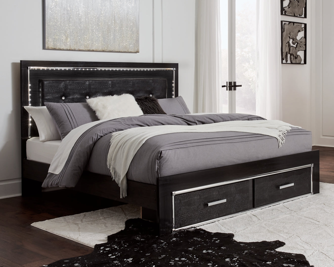 Kaydell Upholstered Panel Bed