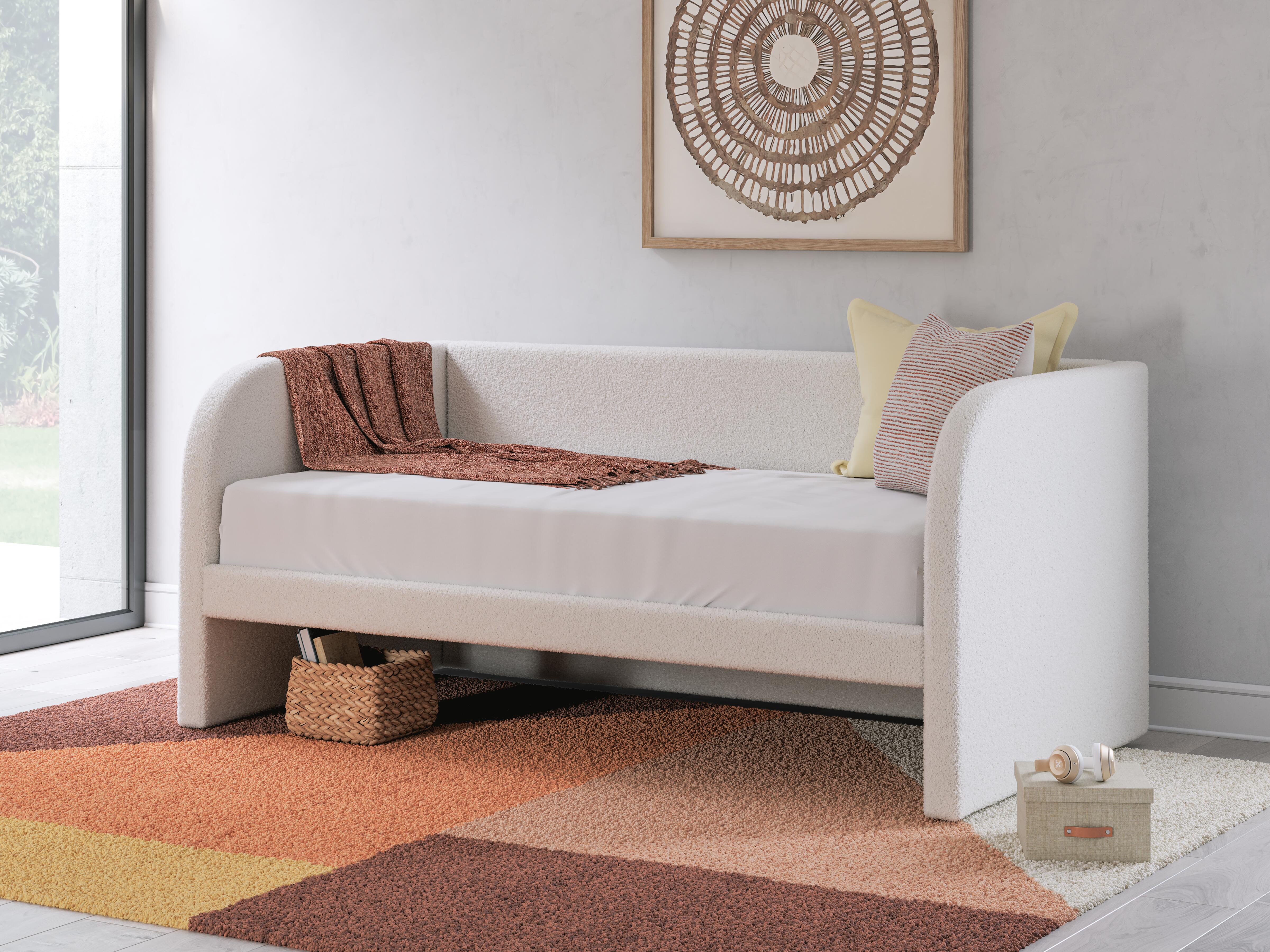 Shapella Upholstered Day Bed